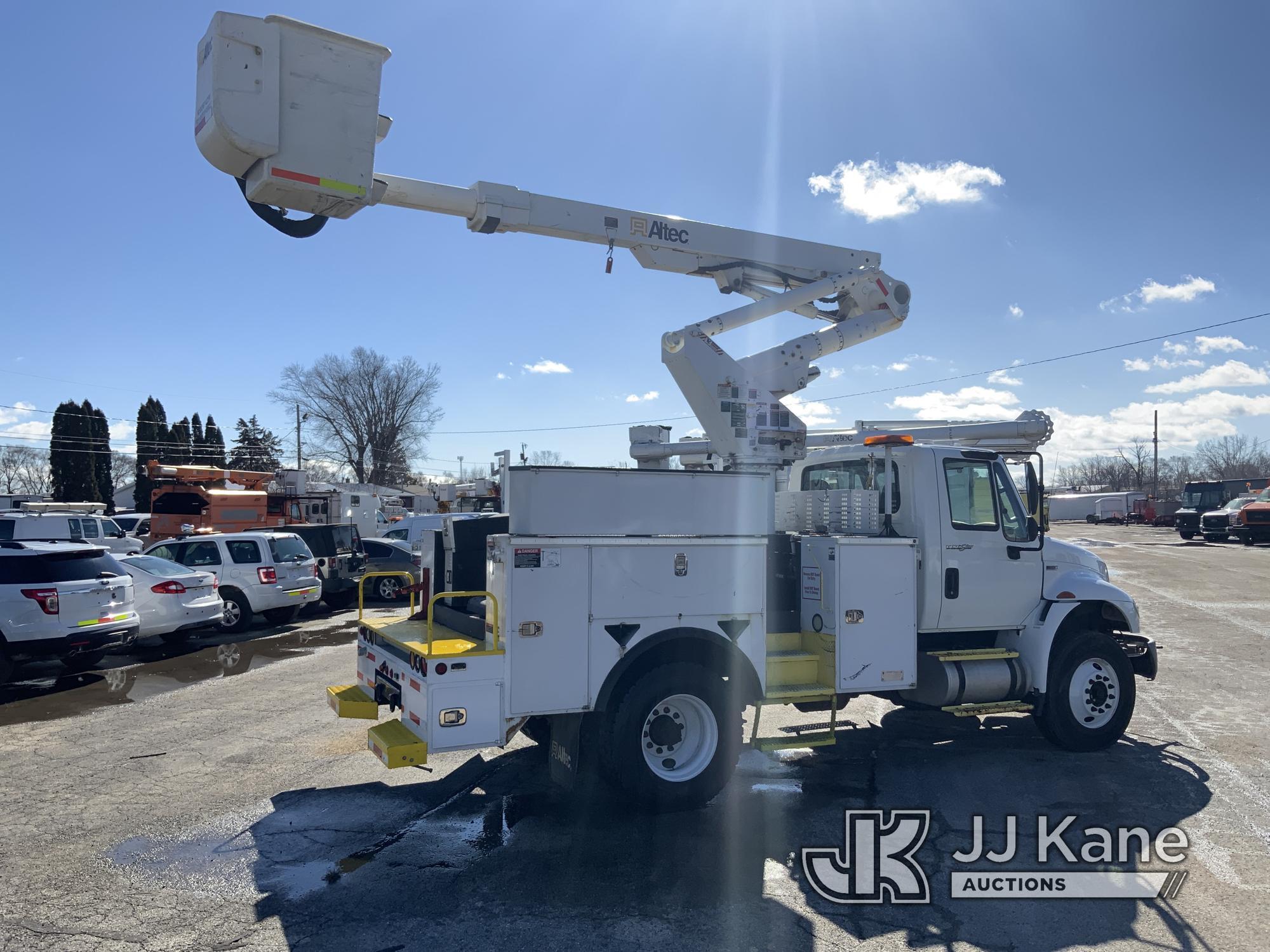 (South Beloit, IL) Altec TA40, Articulating & Telescopic Bucket Truck mounted on 2013 International