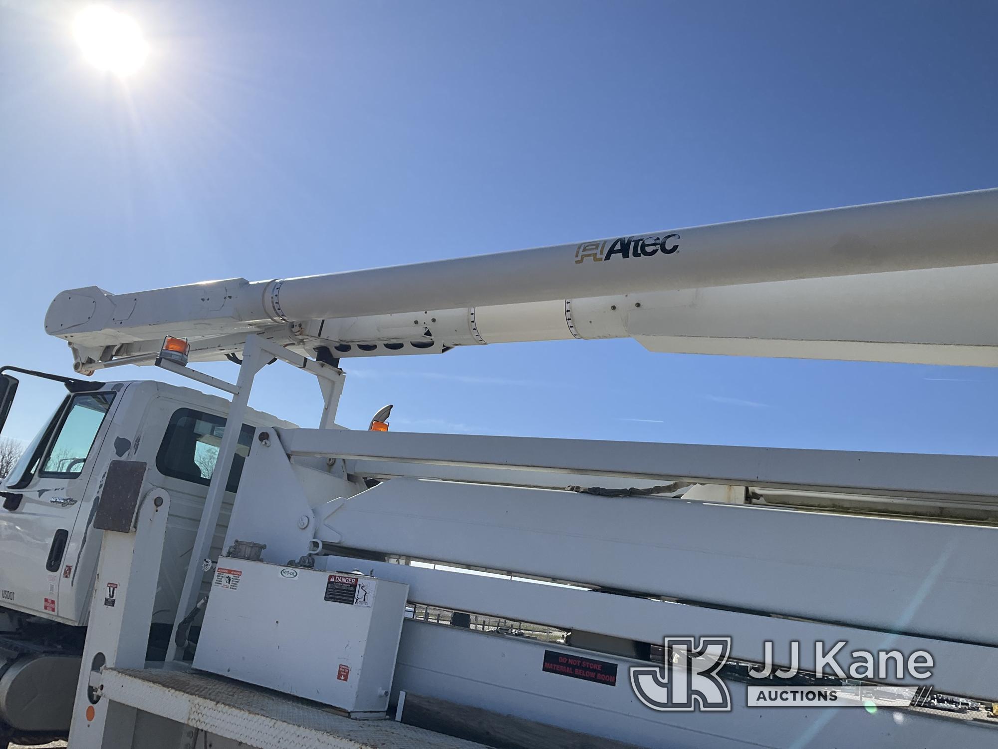 (Kansas City, MO) Altec AM900-E100, Double-Elevator Bucket Truck rear mounted on 2011 International