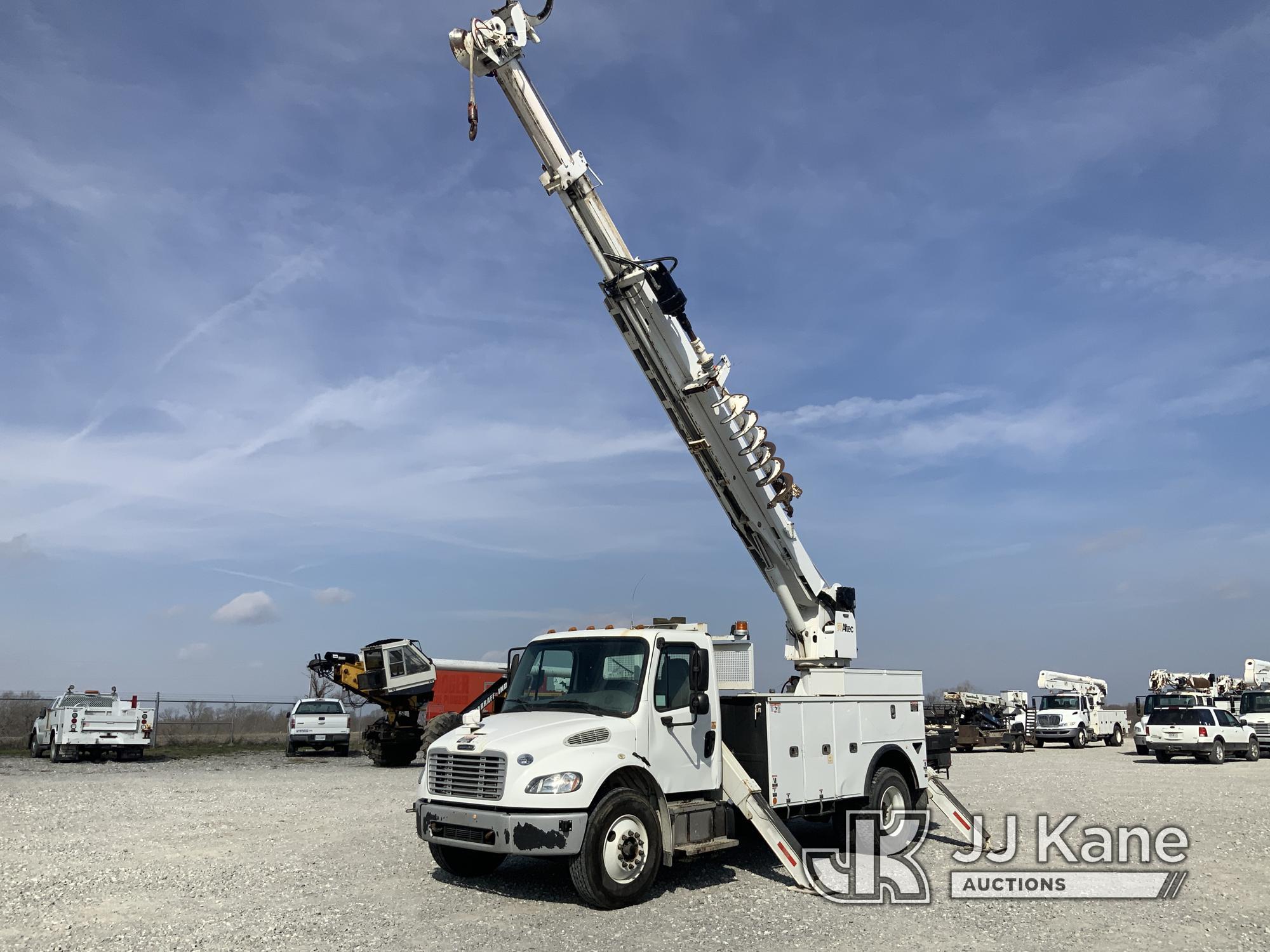 (Hawk Point, MO) Altec DM47B-TR, Digger Derrick rear mounted on 2017 Freightliner M2 106 Utility Tru