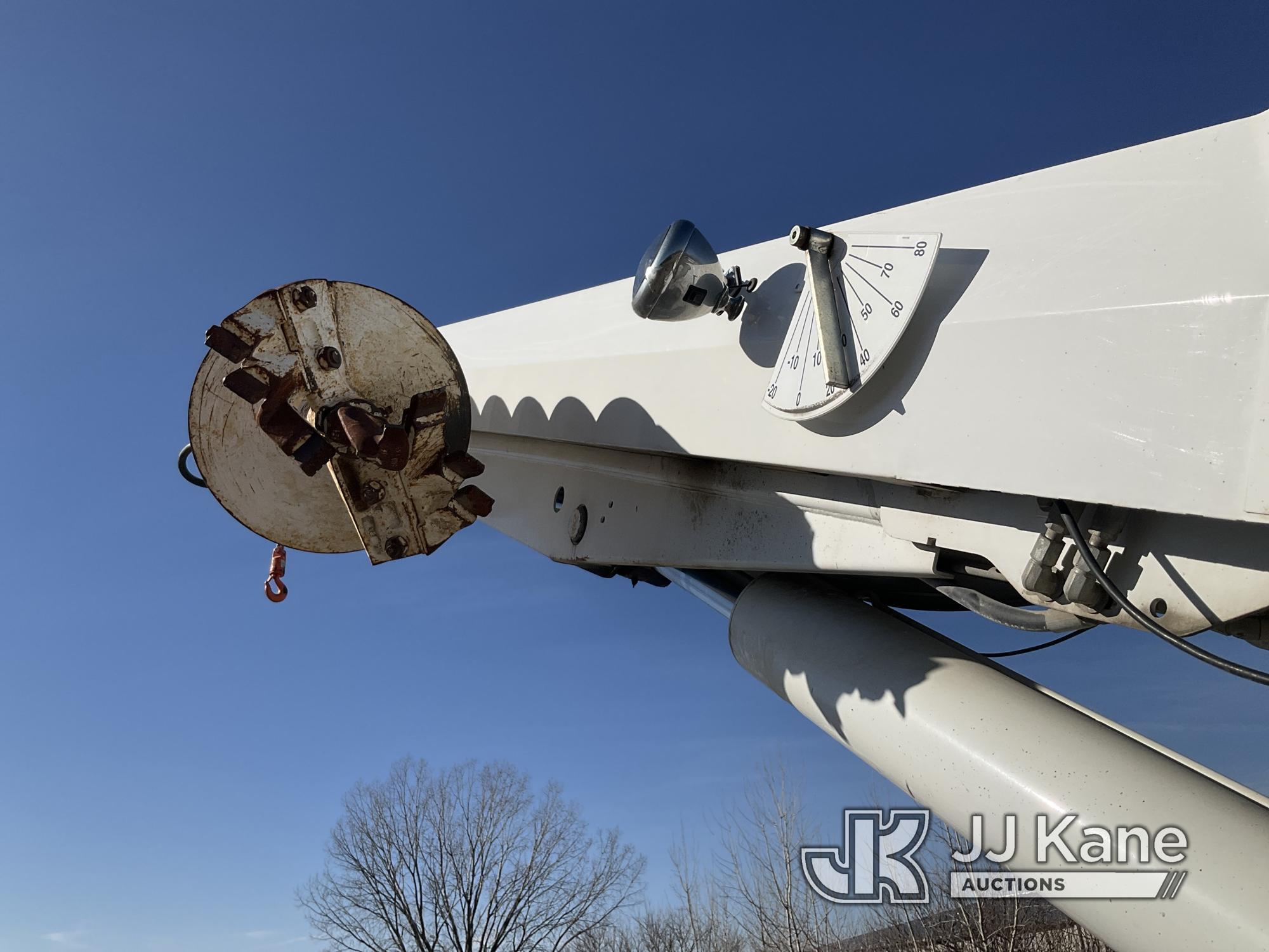 (Des Moines, IA) Altec DM45-BR, Digger Derrick rear mounted on 2014 Freightliner M2 106 T/A Utility