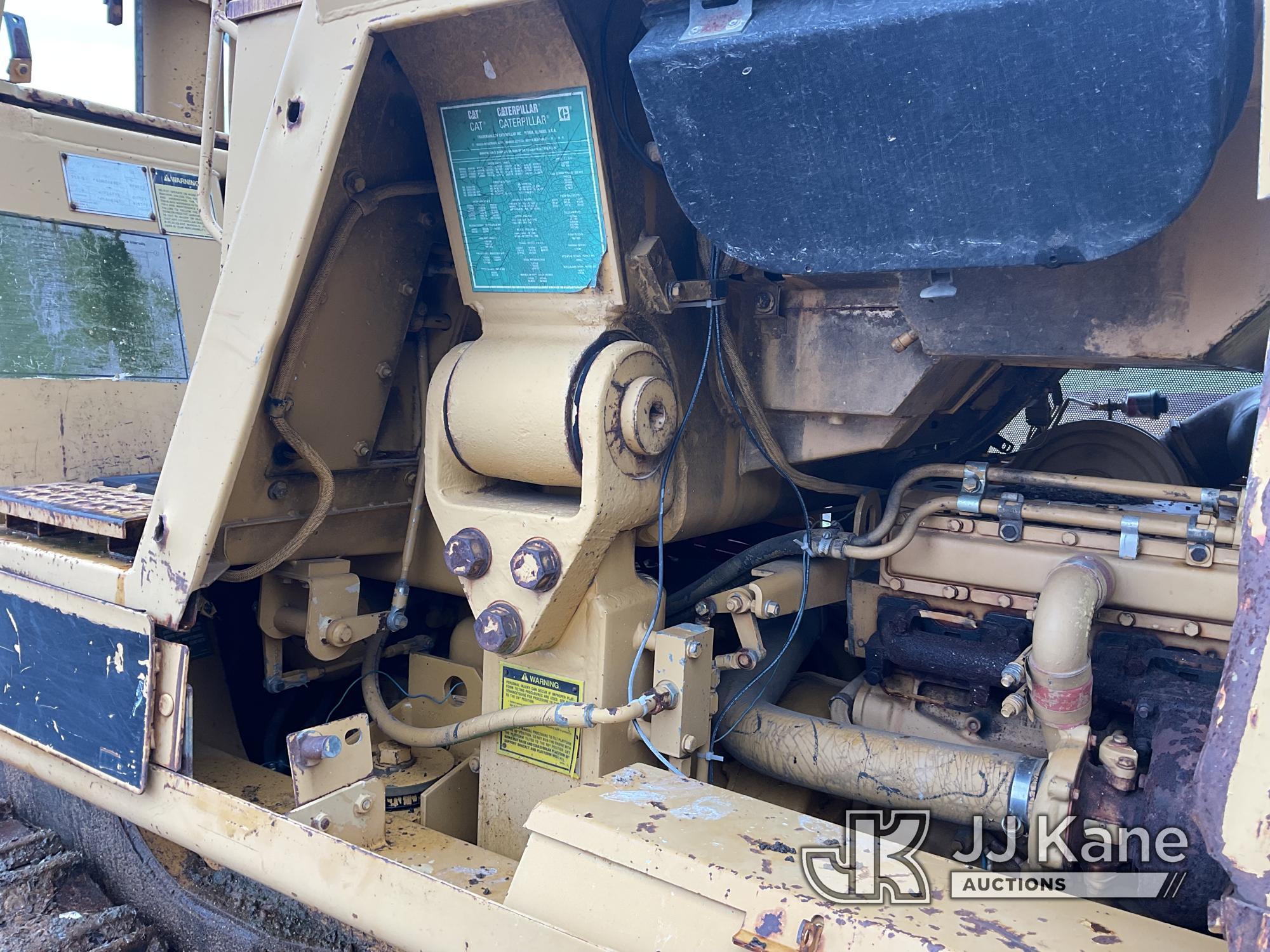 (Golconda, IL) 1997 Caterpillar 953B Crawler Loader Runs & Operates) (New Exhaust 2023.  Original Te