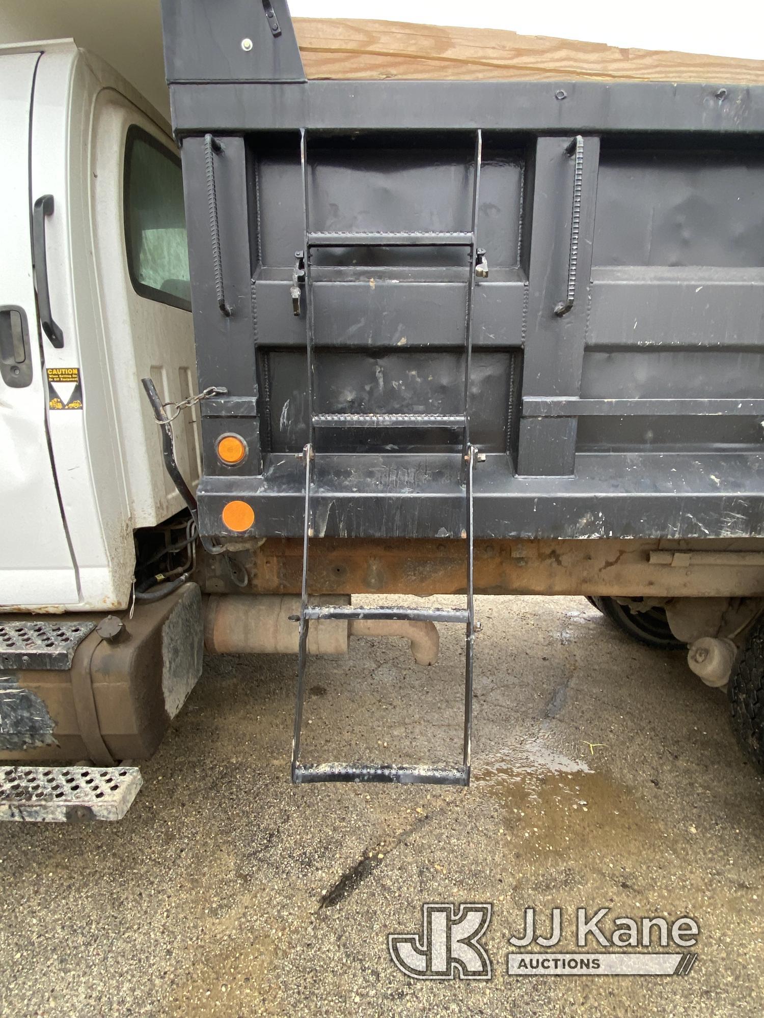 (South Beloit, IL) 2005 GMC C8500 Dump Truck Runs, Moves, Dump Operates. Rust, Body Damage - See Pho