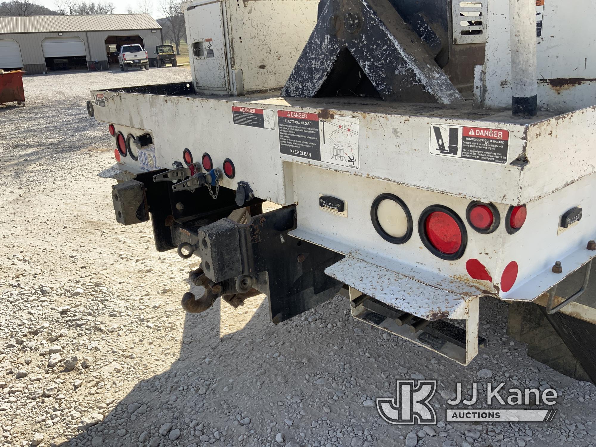 (Henryetta, OK) Altec AA755-MH, Material Handling Bucket Truck rear mounted on 2012 International 73