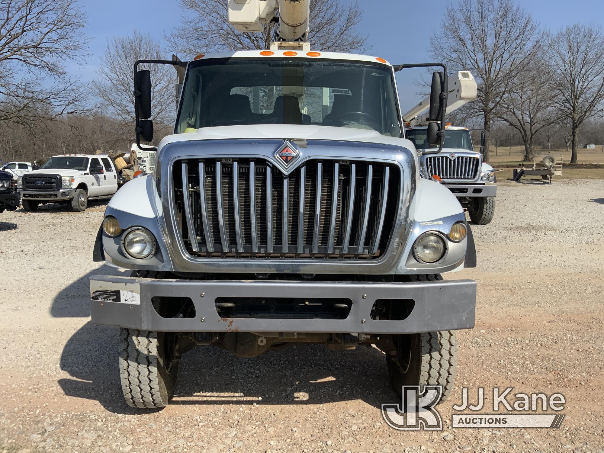 (Henryetta, OK) Altec AA755-MH, Material Handling Bucket Truck rear mounted on 2012 International 73