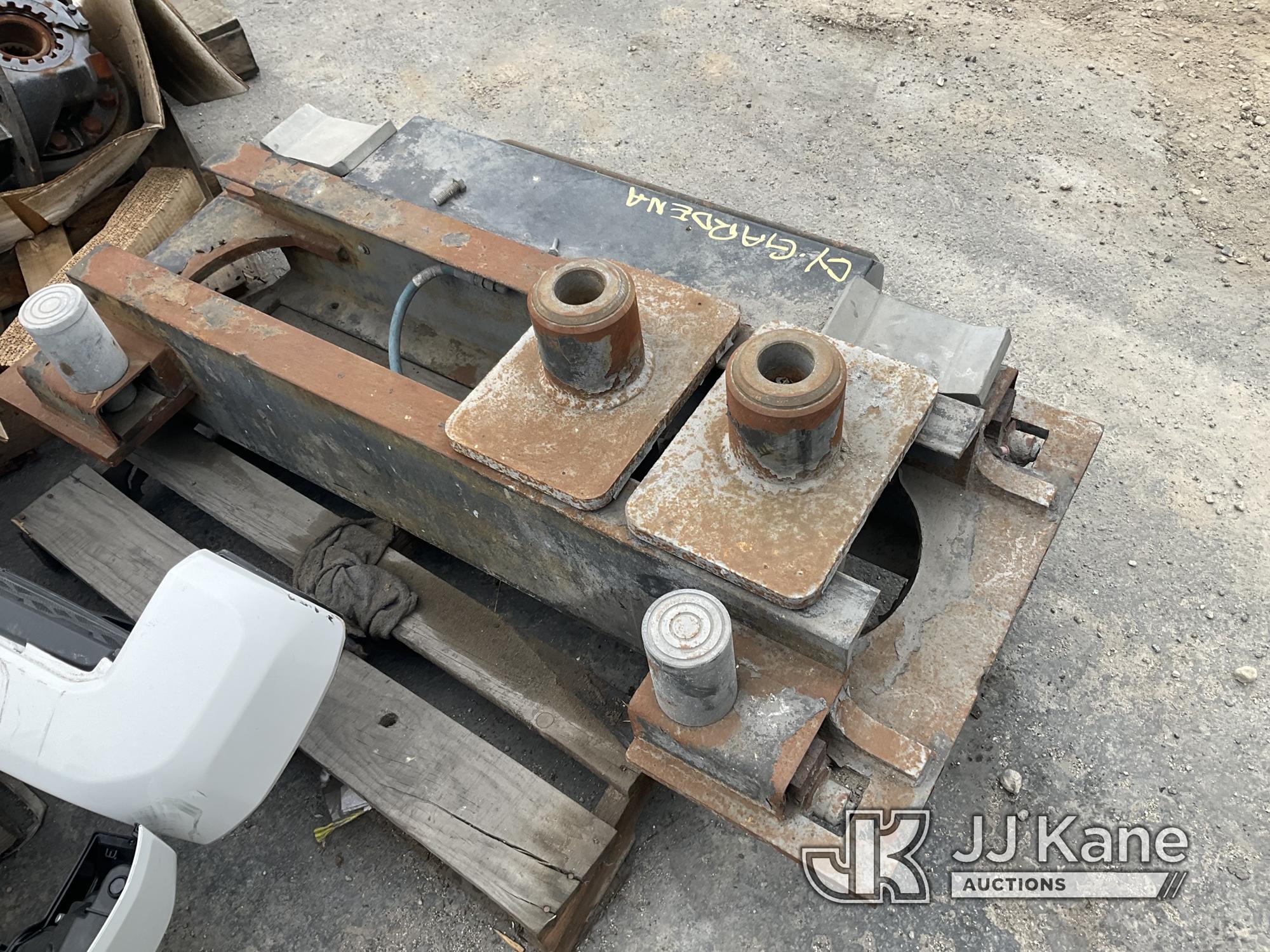 (Jurupa Valley, CA) 1 Rotary Hydraulic Breaker (Used ) NOTE: This unit is being sold AS IS/WHERE IS