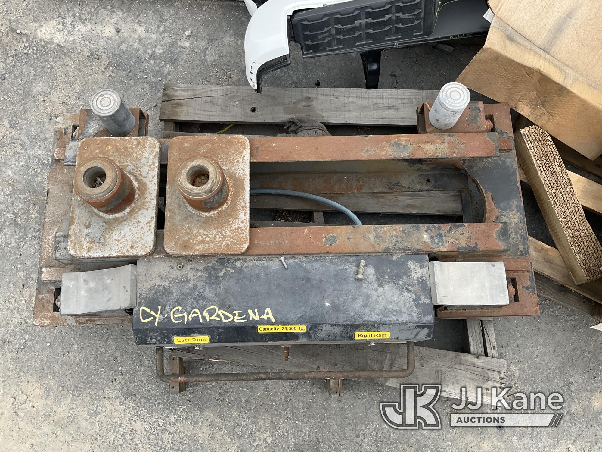 (Jurupa Valley, CA) 1 Rotary Hydraulic Breaker (Used ) NOTE: This unit is being sold AS IS/WHERE IS