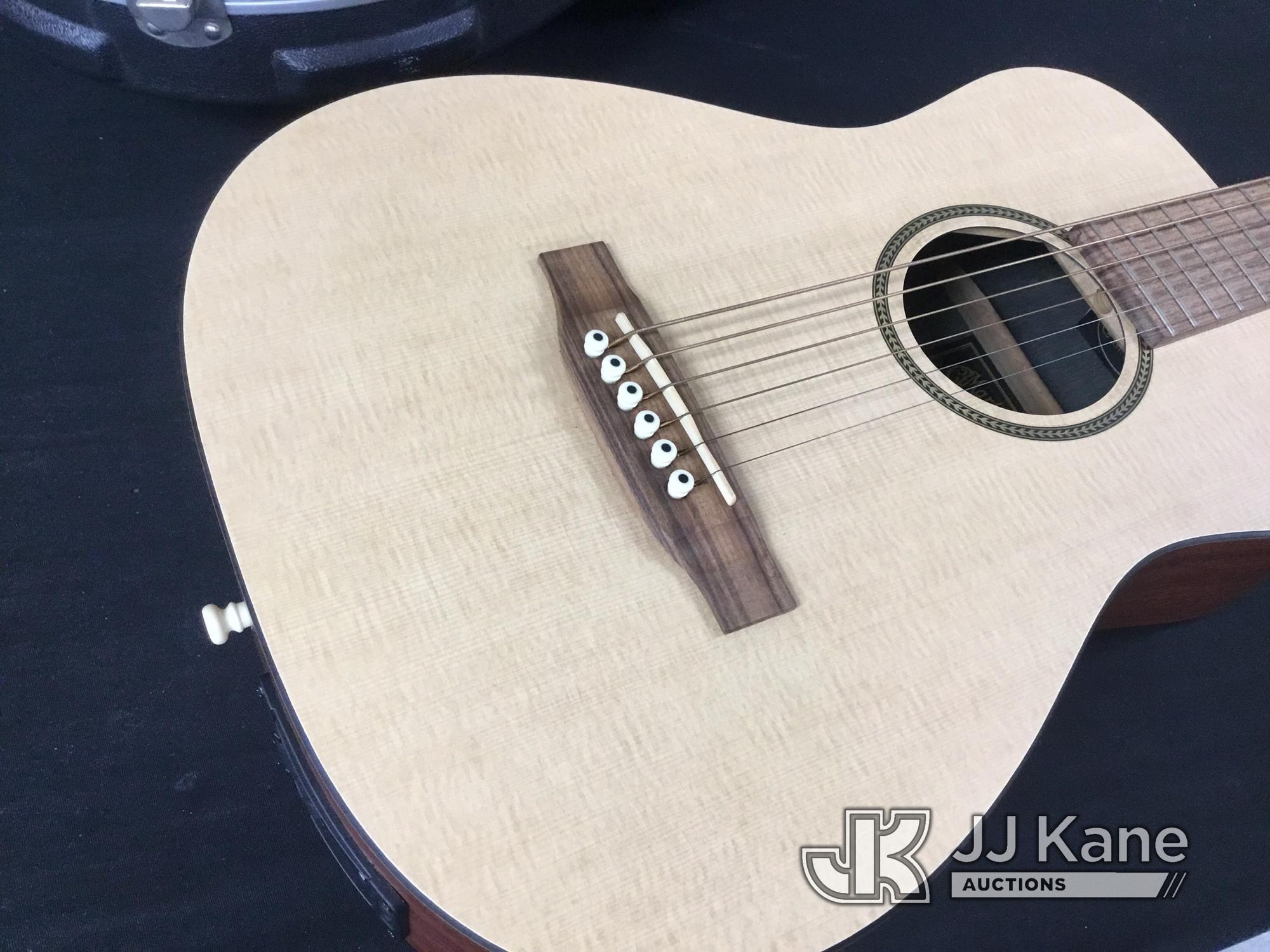 (Jurupa Valley, CA) Martin & Co. | Little Martin guitar | hard shell case (Used ) NOTE: This unit is