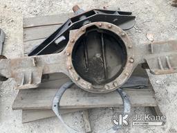 (Jurupa Valley, CA) 1 Axle Housing Rear & 1 Suspension Part (Used ) NOTE: This unit is being sold AS