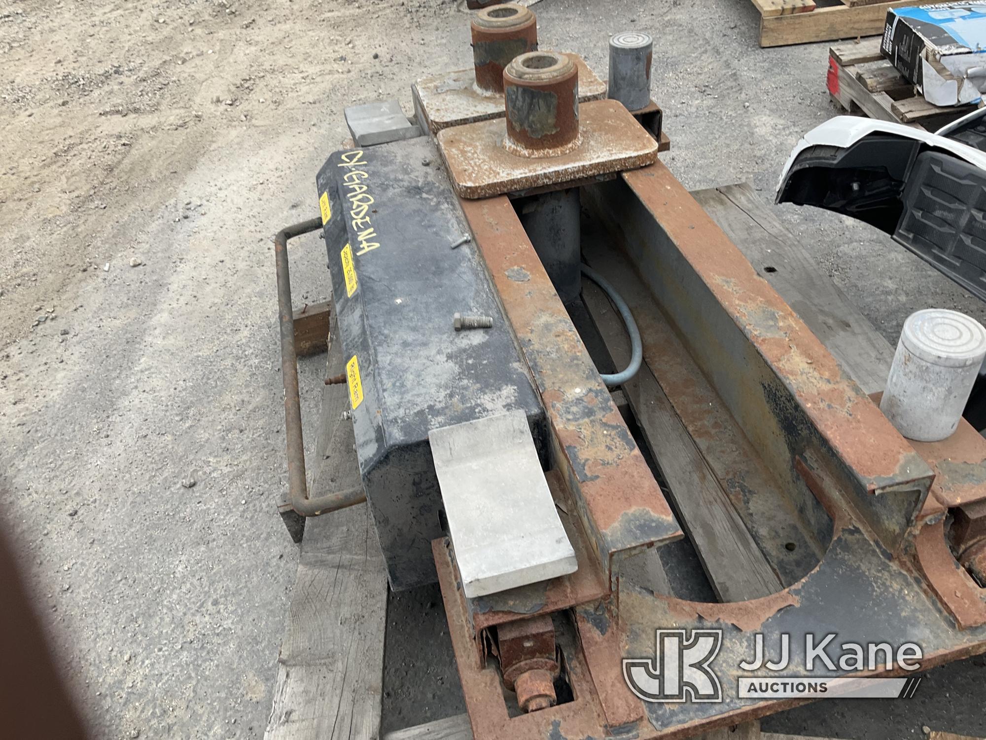 (Jurupa Valley, CA) 1 Rotary Hydraulic Breaker (Used ) NOTE: This unit is being sold AS IS/WHERE IS