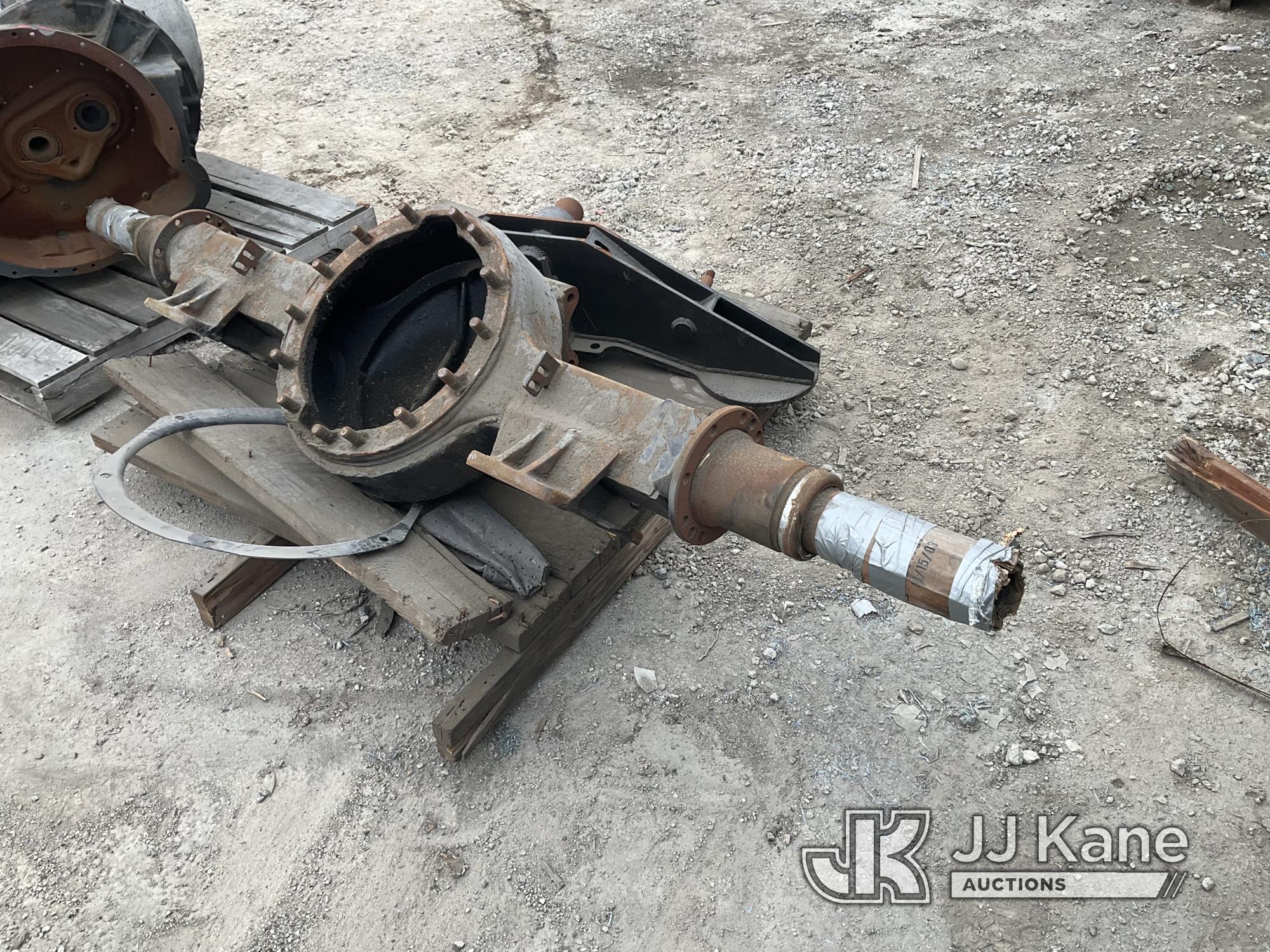 (Jurupa Valley, CA) 1 Axle Housing Rear & 1 Suspension Part (Used ) NOTE: This unit is being sold AS