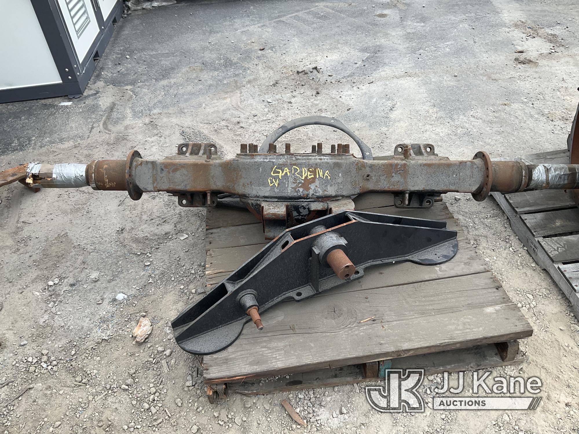 (Jurupa Valley, CA) 1 Axle Housing Rear & 1 Suspension Part (Used ) NOTE: This unit is being sold AS