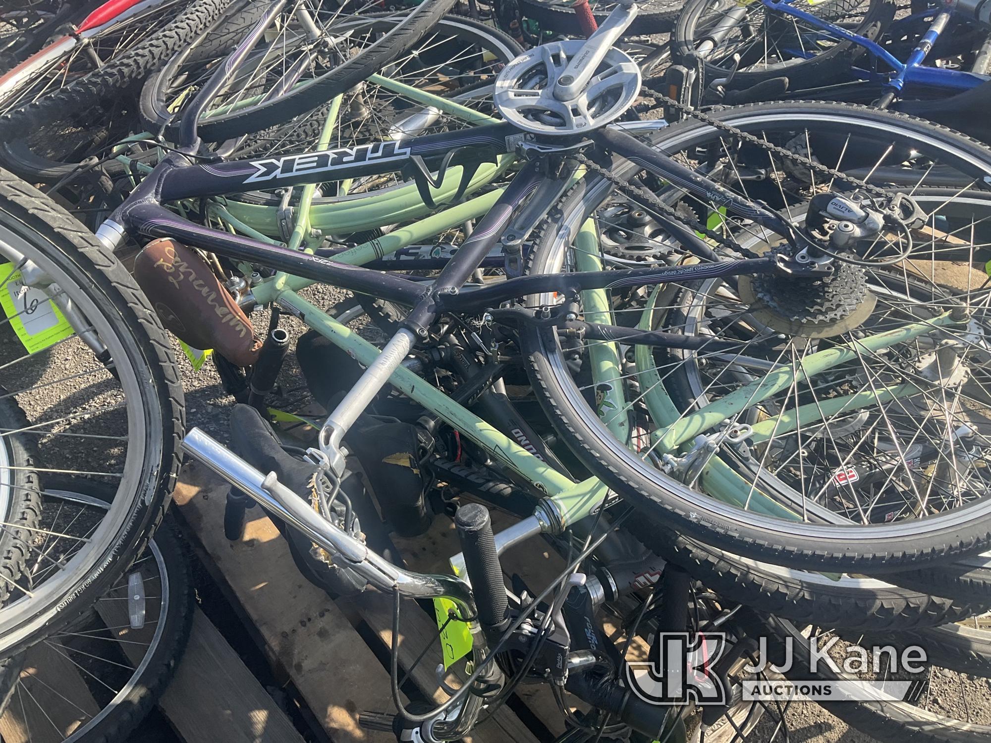 (Jurupa Valley, CA) Two pallets of bikes (Used) NOTE: This unit is being sold AS IS/WHERE IS via Tim