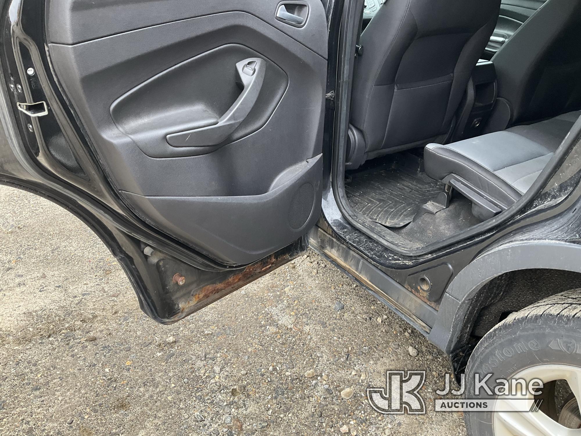 (Shrewsbury, MA) 2013 Ford Escape 4x4 4-Door Sport Utility Vehicle Runs & Moves) (Rust Damage