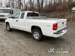 (Shrewsbury, MA) 2011 Dodge Dakota 4x4 Extended-Cab Pickup Truck Runs & Moves) (Rust Damage, Worn In