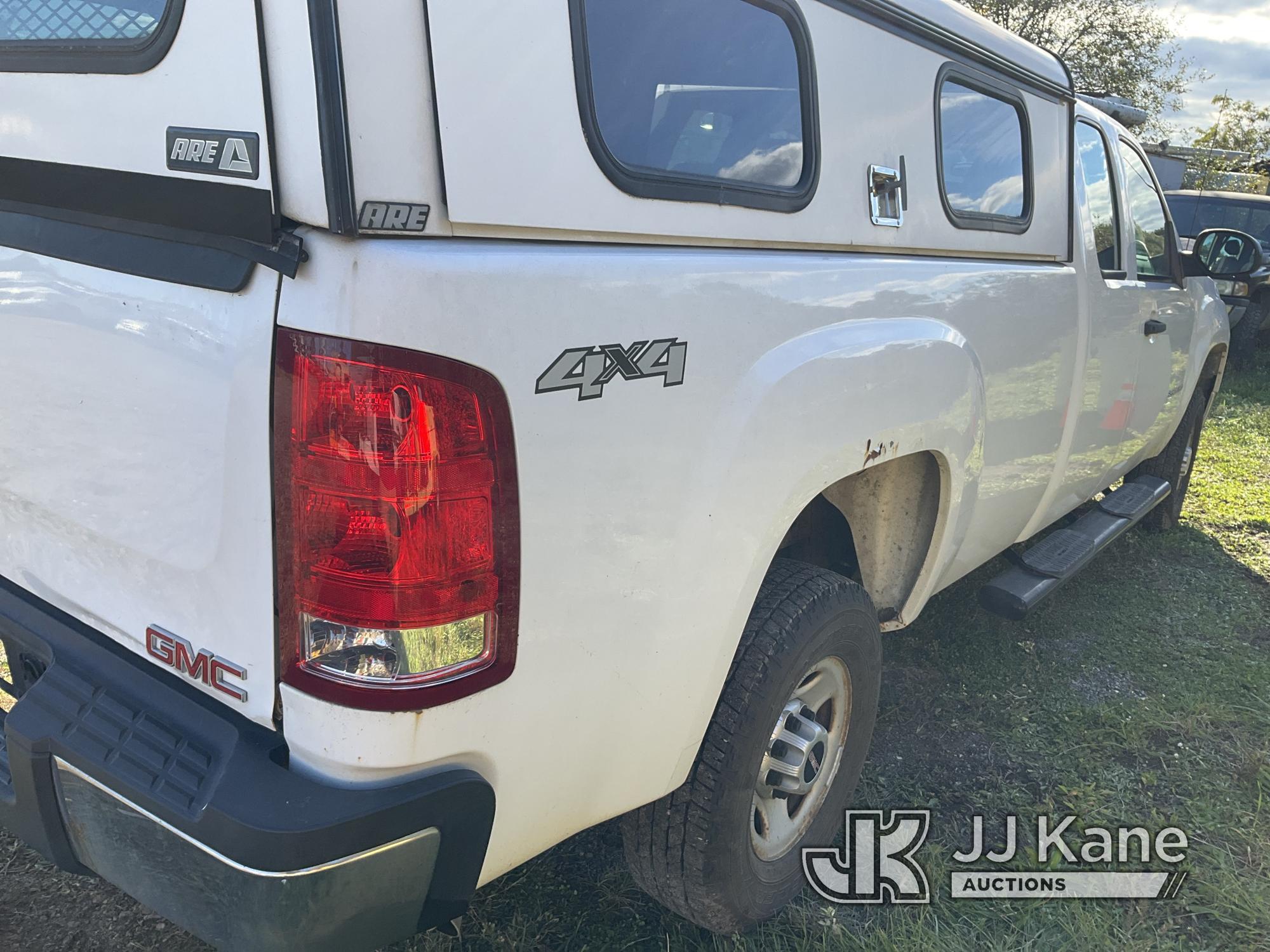 (Bellport, NY) 2010 GMC Sierra 2500HD 4x4 Extended-Cab Pickup Truck Runs & Moves, Body & Rust Damage