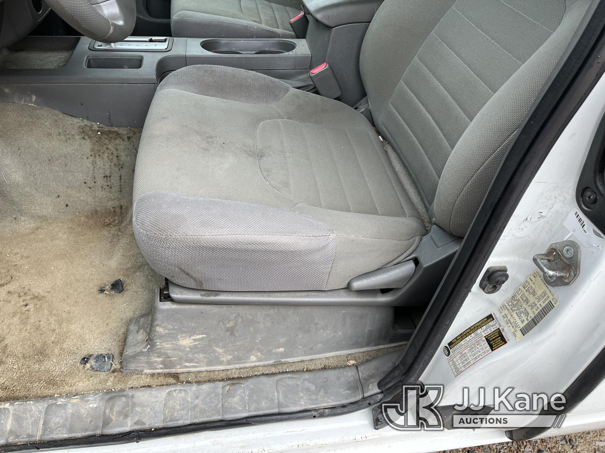 (Smock, PA) 2016 Nissan Frontier Extended-Cab Pickup Truck Runs & Moves, Rust & Paint Damage