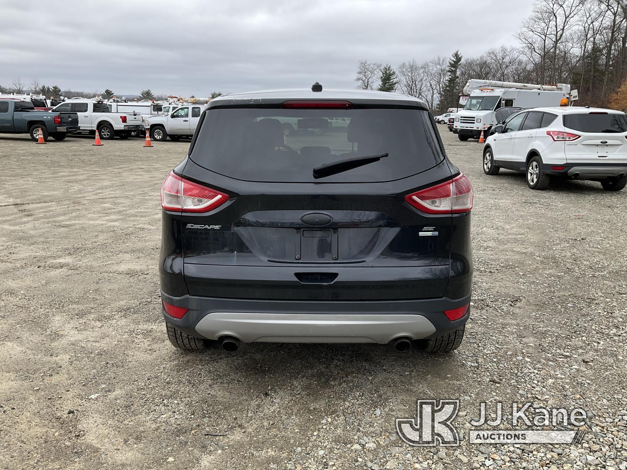 (Shrewsbury, MA) 2013 Ford Escape 4x4 4-Door Sport Utility Vehicle Runs & Moves) (Rust Damage