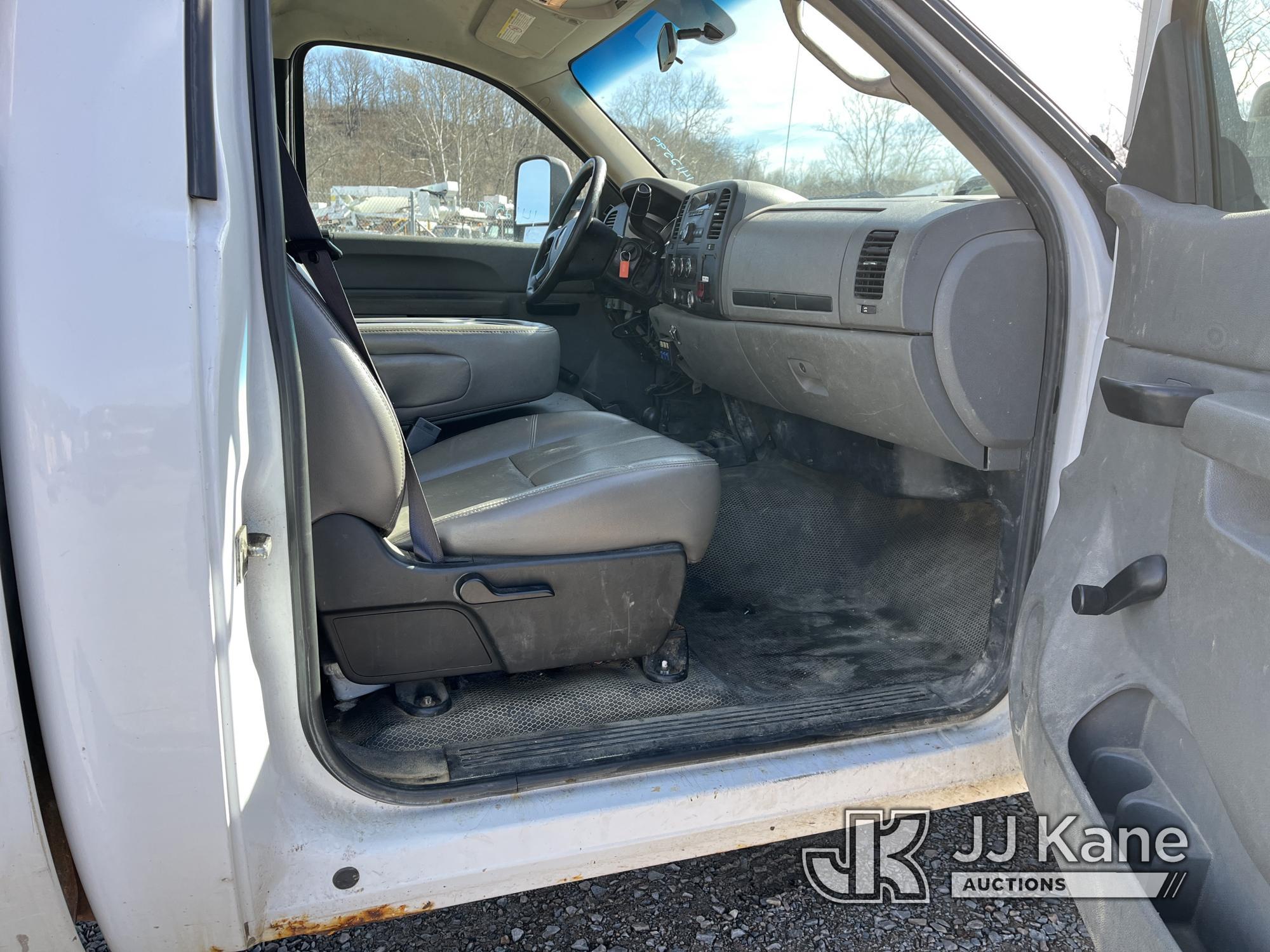 (Smock, PA) 2011 GMC Sierra 3500HD 4x4 Pickup Truck Runs & Moves, Body, Rust & Paint Damage