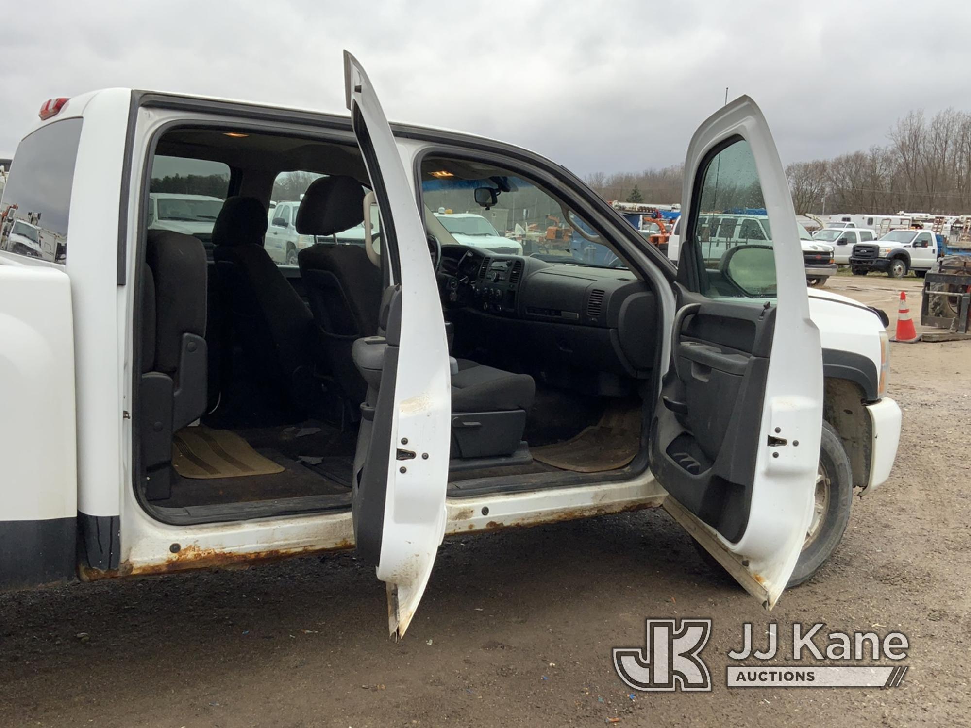 (Charlotte, MI) 2010 Chevrolet Silverado 1500 4x4 Crew-Cab Pickup Truck Runs, Moves, Rust, Body Dama