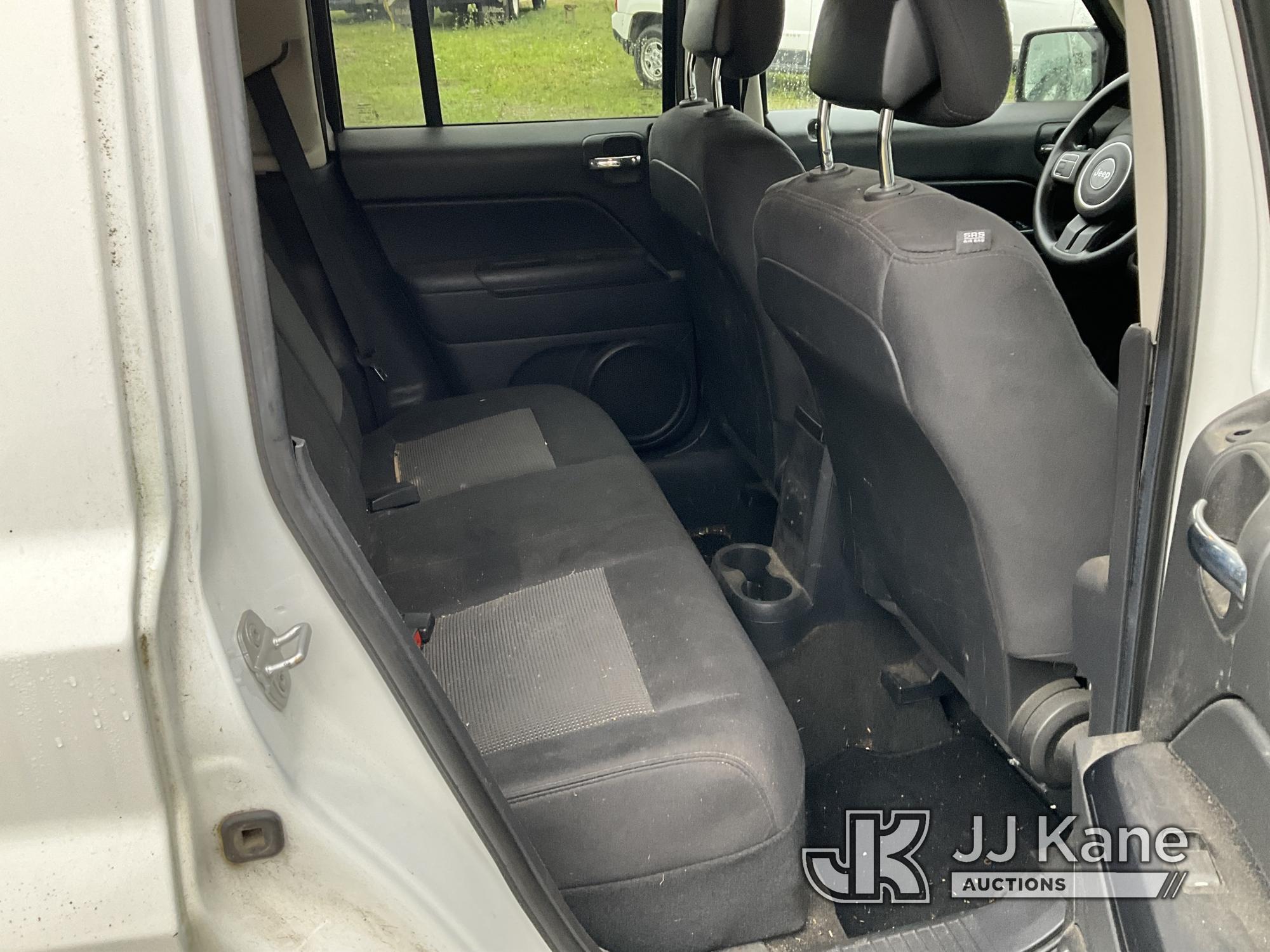 (Bellport, NY) 2014 Jeep Patriot 4x4 4-Door Sport Utility Vehicle Runs & Moves, Body & Rust Damage,