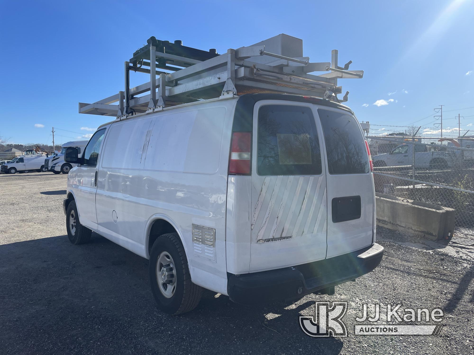 (Plymouth Meeting, PA) 2009 Chevrolet Express G3500 Cargo Van Runs & Moves, Low Fuel, Body & Rust Da