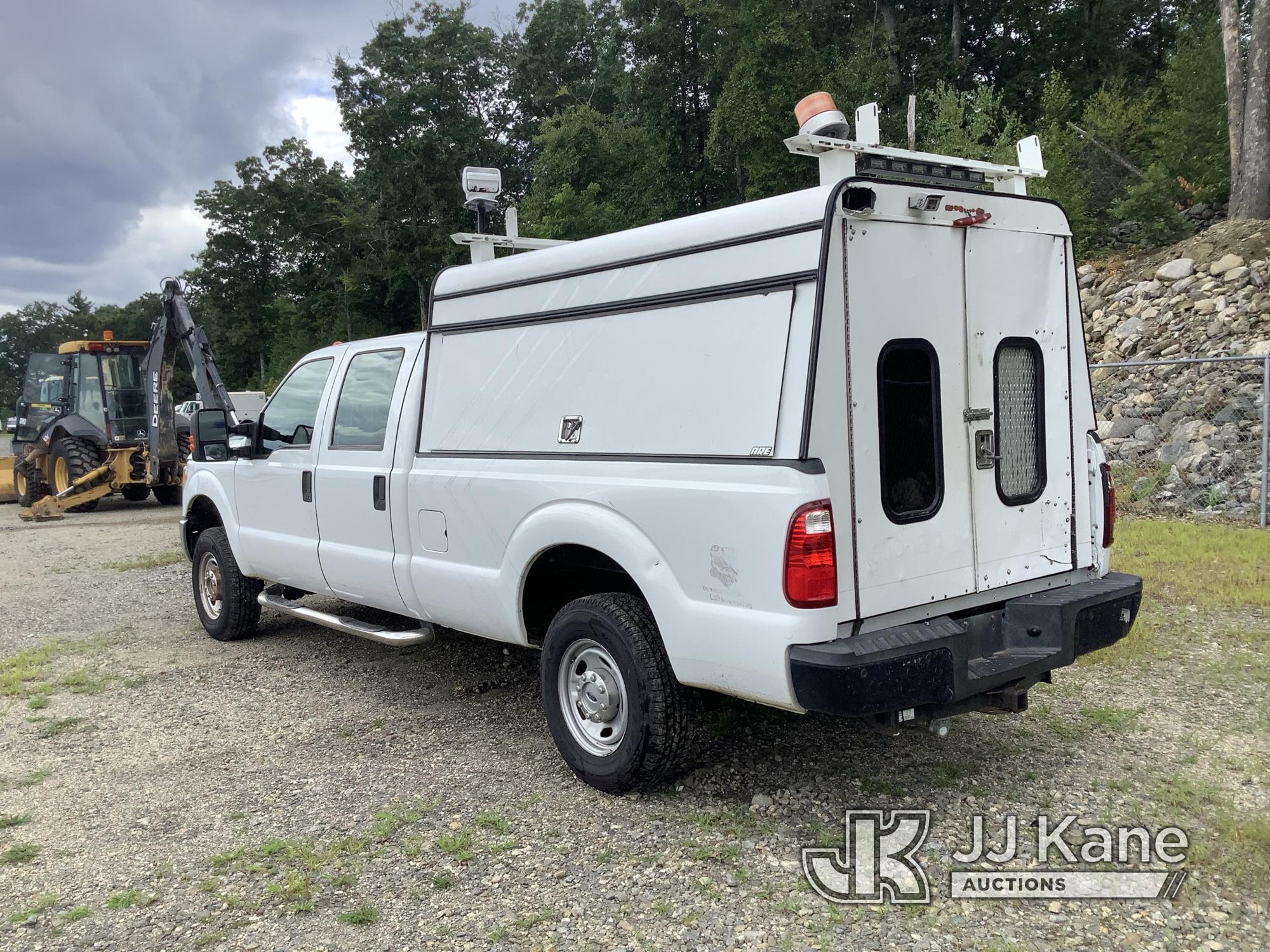 (Shrewsbury, MA) 2013 Ford F250 4x4 Crew-Cab Pickup Truck Runs & Moves) (Body Damage, Damaged Passen