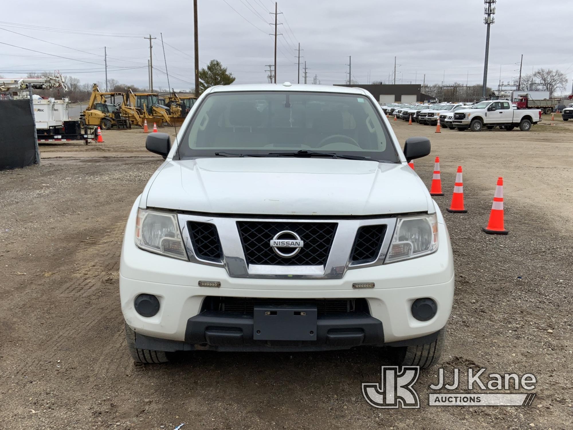 (Charlotte, MI) 2016 Nissan Frontier 4x4 Extended-Cab Pickup Truck Runs, Moves, Body Damage, Jump To