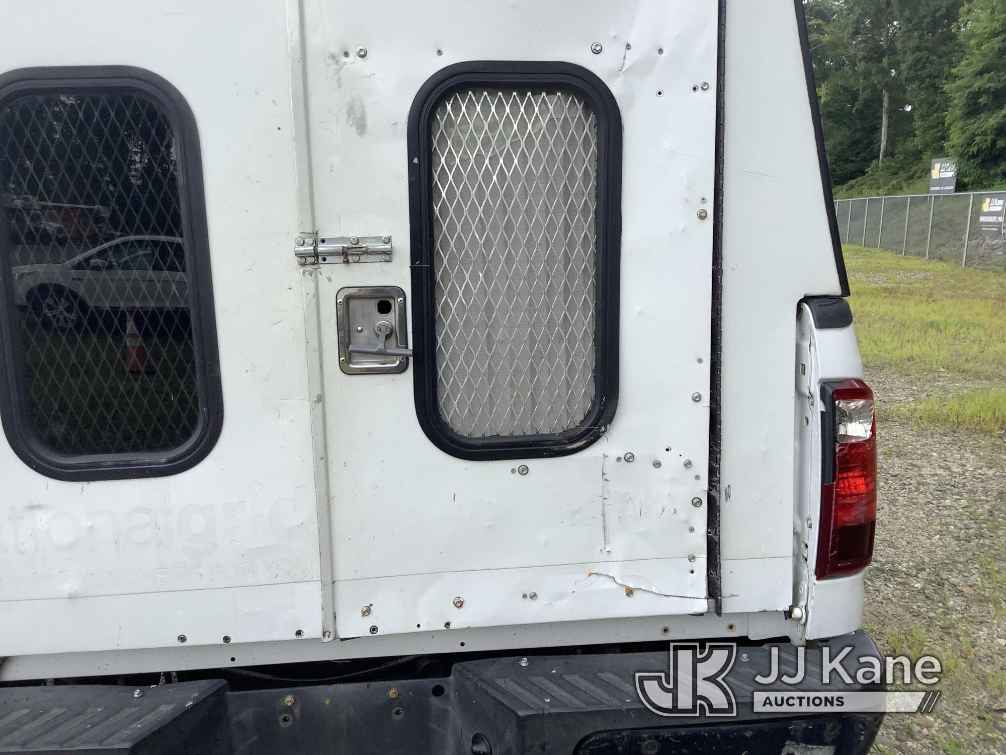 (Shrewsbury, MA) 2013 Ford F250 4x4 Crew-Cab Pickup Truck Runs & Moves) (Body Damage, Damaged Passen