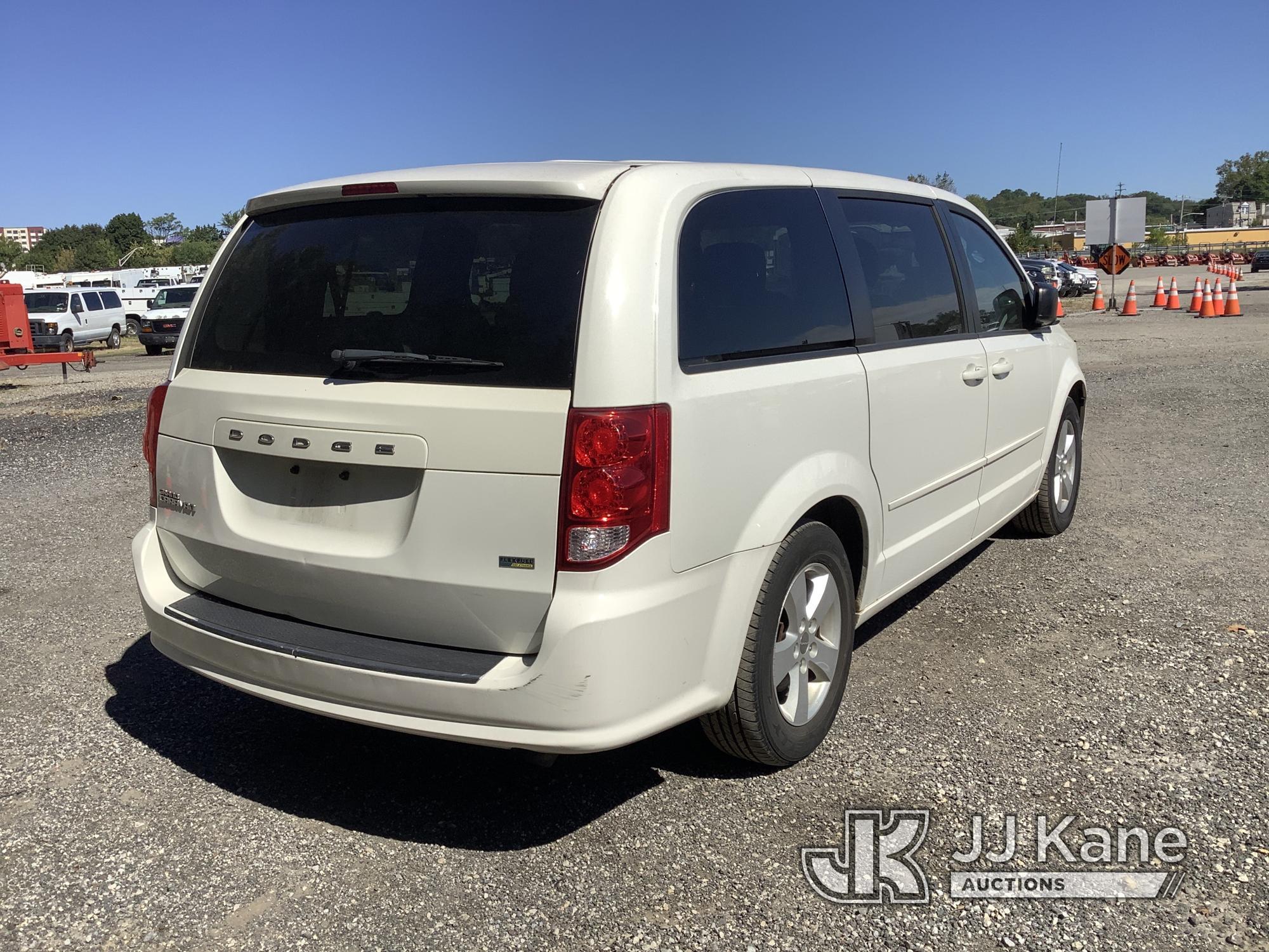 (Plymouth Meeting, PA) 2013 Dodge Grand Caravan Mini Passenger Van Runs & Moves, Body & Rust Damage