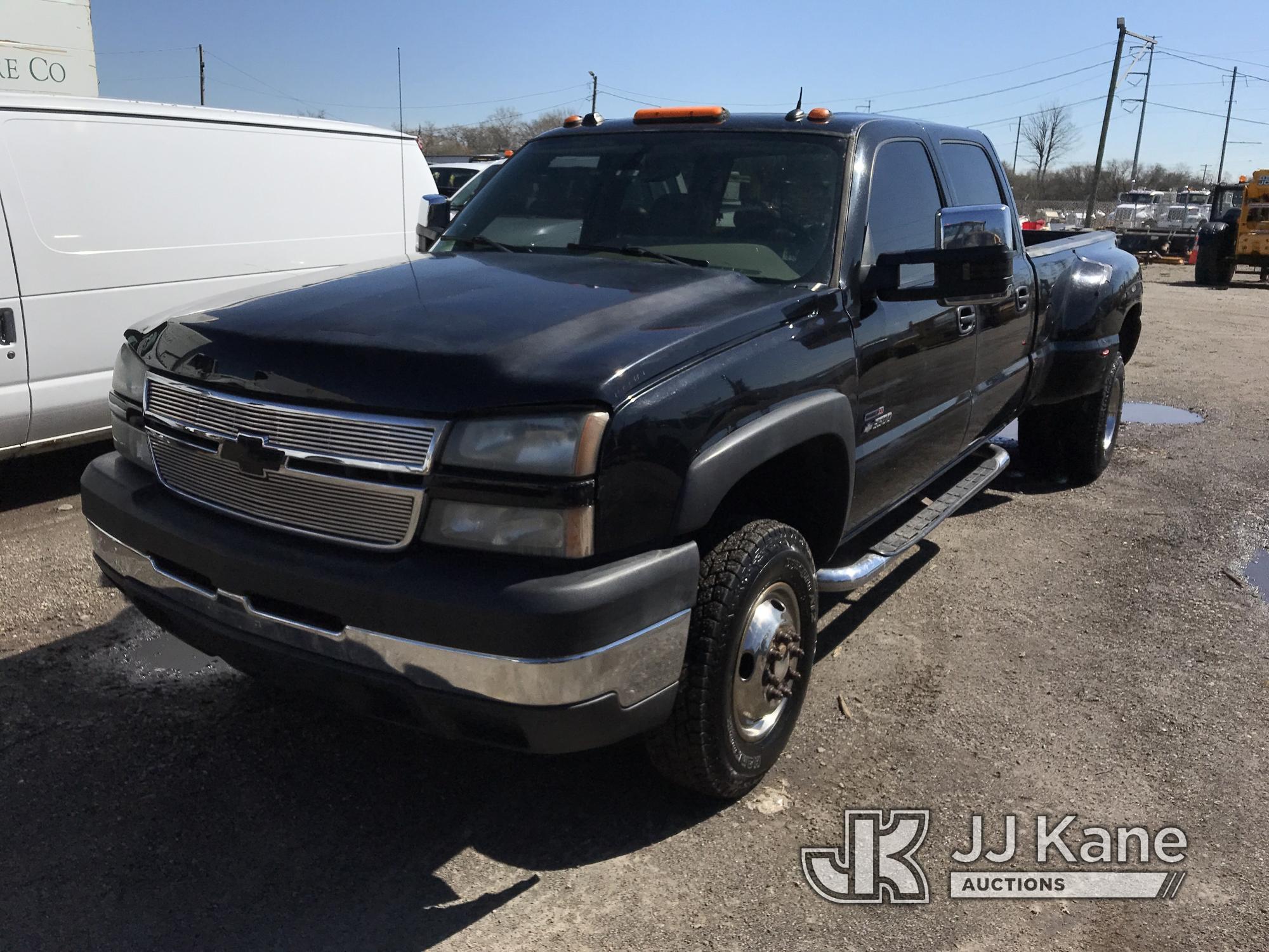 (Plymouth Meeting, PA) 2005 Chevrolet Silverado 3500 4x4 Crew-Cab Dual Wheel Pickup Truck Bad Head G