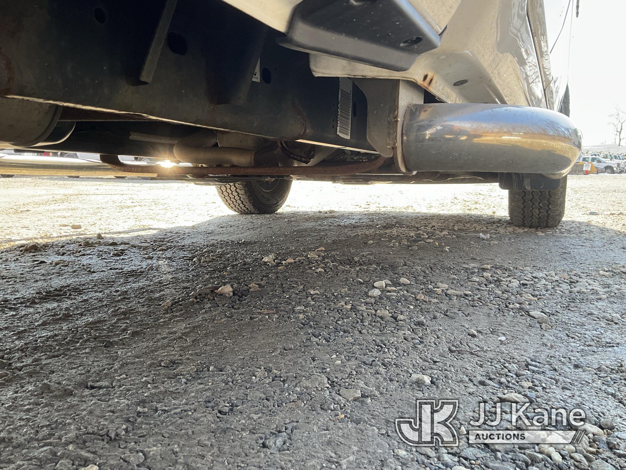 (Shrewsbury, MA) 2015 RAM 1500 4x4 Extended-Cab Pickup Truck Runs & Moves) (Rust Damage