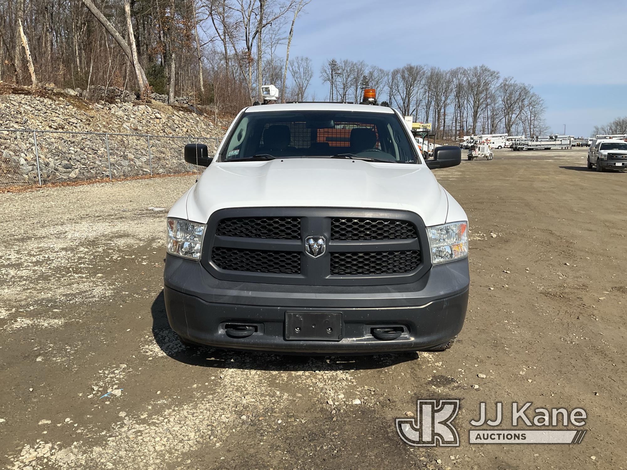 (Shrewsbury, MA) 2015 RAM 1500 4x4 Extended-Cab Pickup Truck Runs & Moves) (Rust Damage