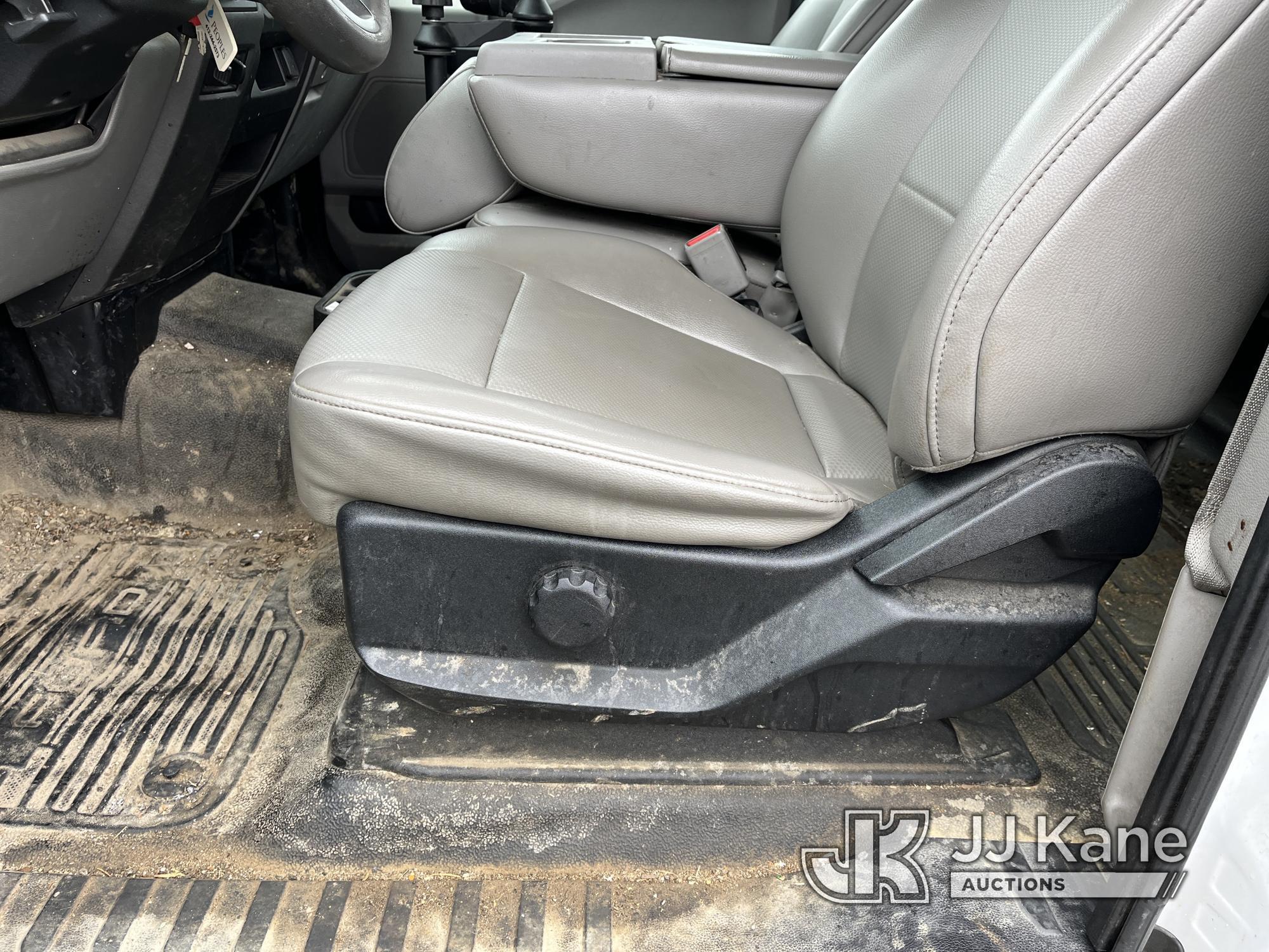 (Smock, PA) 2017 Ford F250 4x4 Extended-Cab Pickup Truck Runs & Moves, Rust Damage