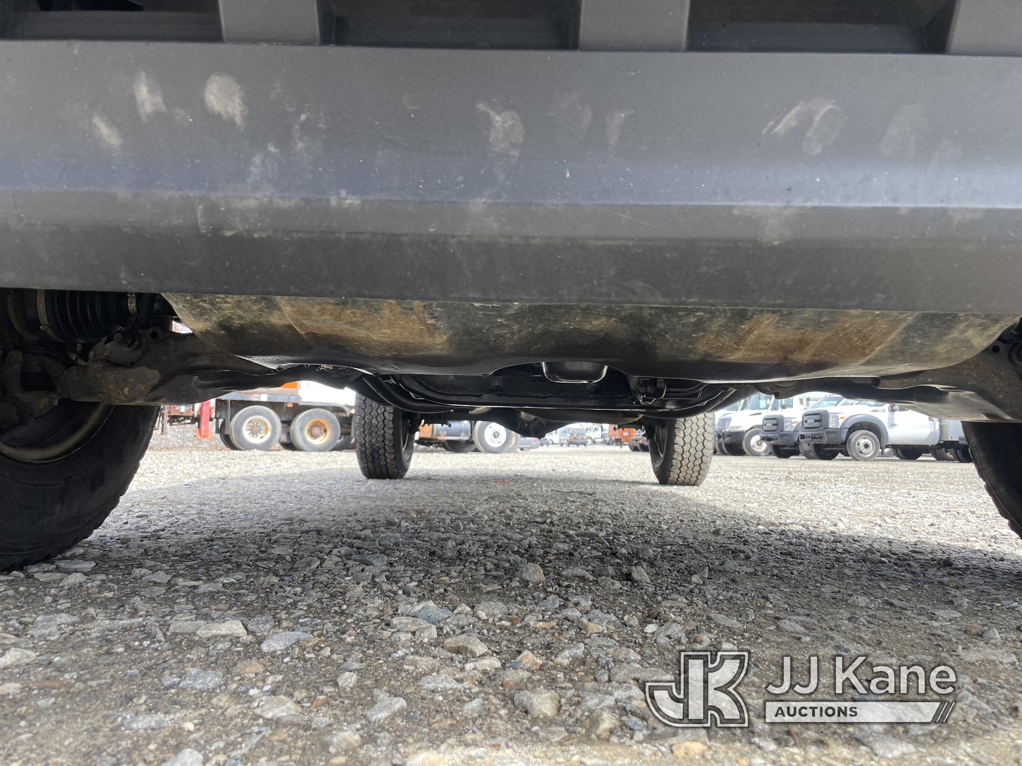 (Shrewsbury, MA) 2016 Toyota Tacoma 4x4 Extended-Cab Pickup Truck Runs & Moves) (Body & Rust Damage,