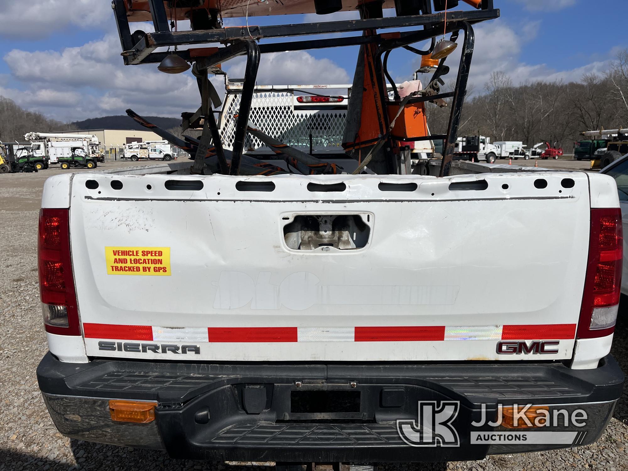 (Smock, PA) 2012 GMC Sierra 3500 4x4 Pickup Truck Not Running, Condition Unknown, Missing Parts, Wre