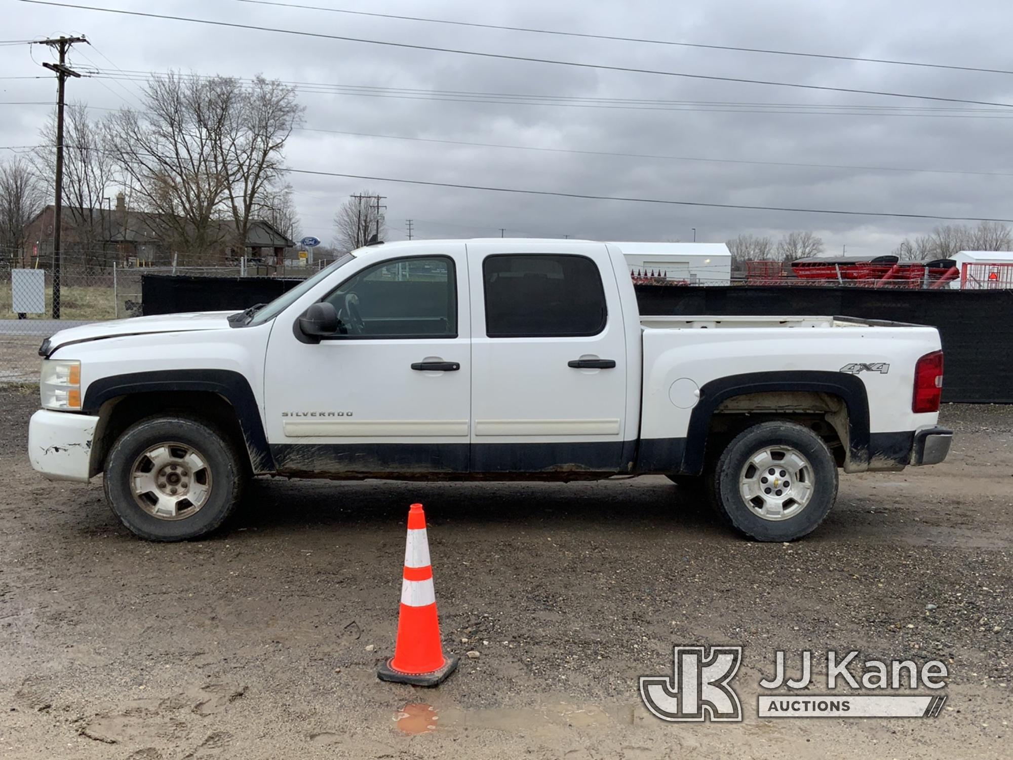 (Charlotte, MI) 2010 Chevrolet Silverado 1500 4x4 Crew-Cab Pickup Truck Runs, Moves, Rust, Body Dama