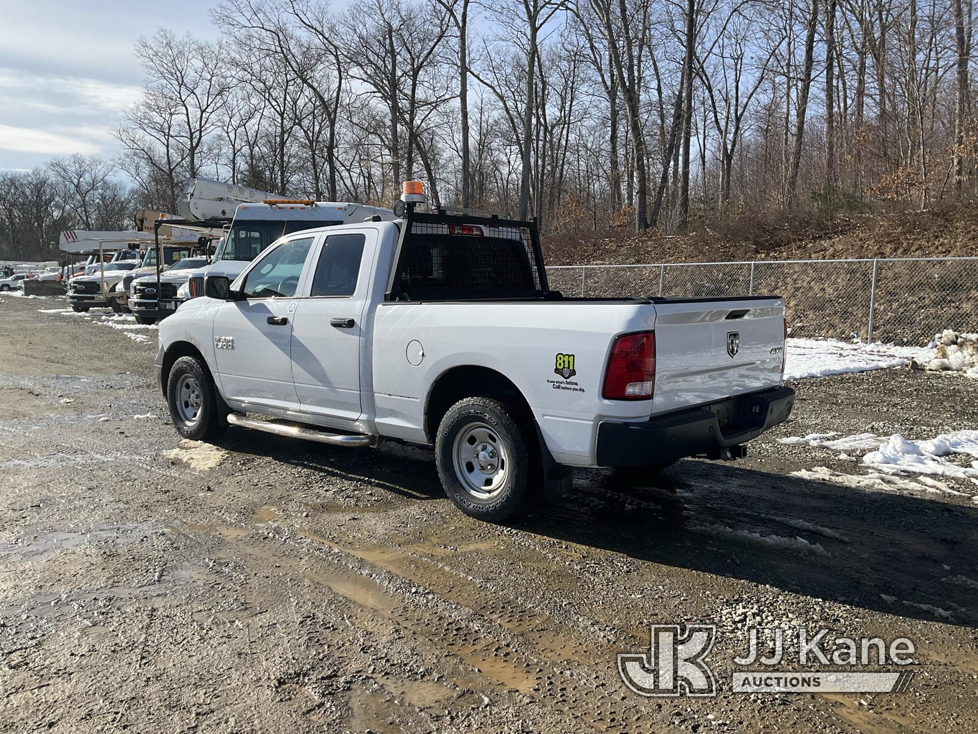 (Shrewsbury, MA) 2015 RAM 1500 4x4 Extended-Cab Pickup Truck Runs & Moves) (Rust Damage