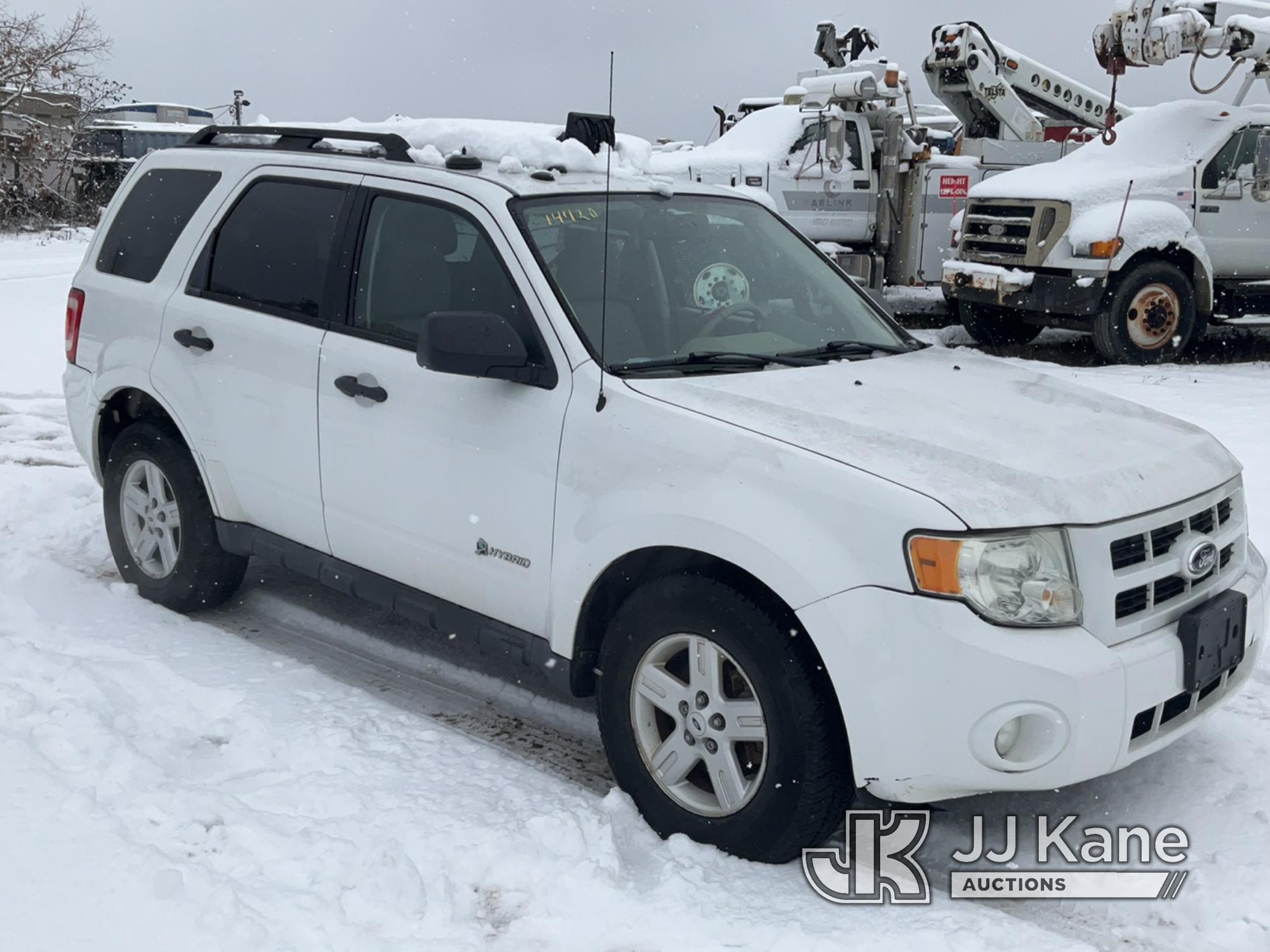 (Bellport, NY) 2010 Ford Escape Hybrid 4x4 4-Door Sport Utility Vehicle Runs & Moves, NO BRAKES, Eng