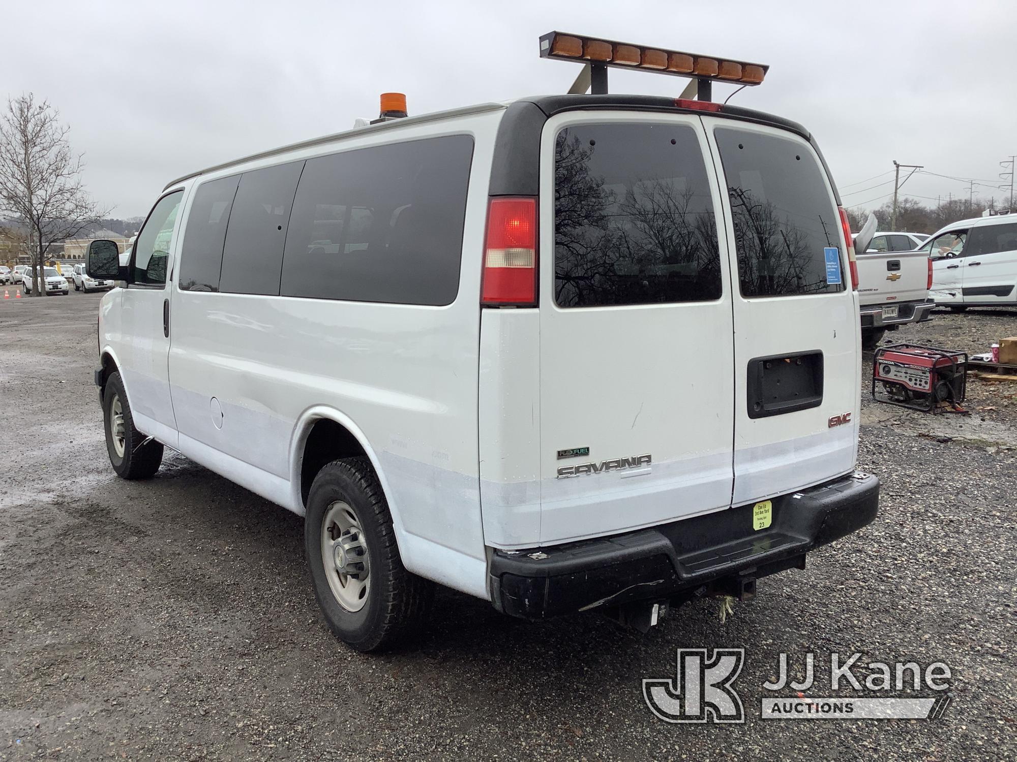 (Plymouth Meeting, PA) 2010 GMC Savana G3500 Cargo Van Runs & Moves, Body & Rust Damage