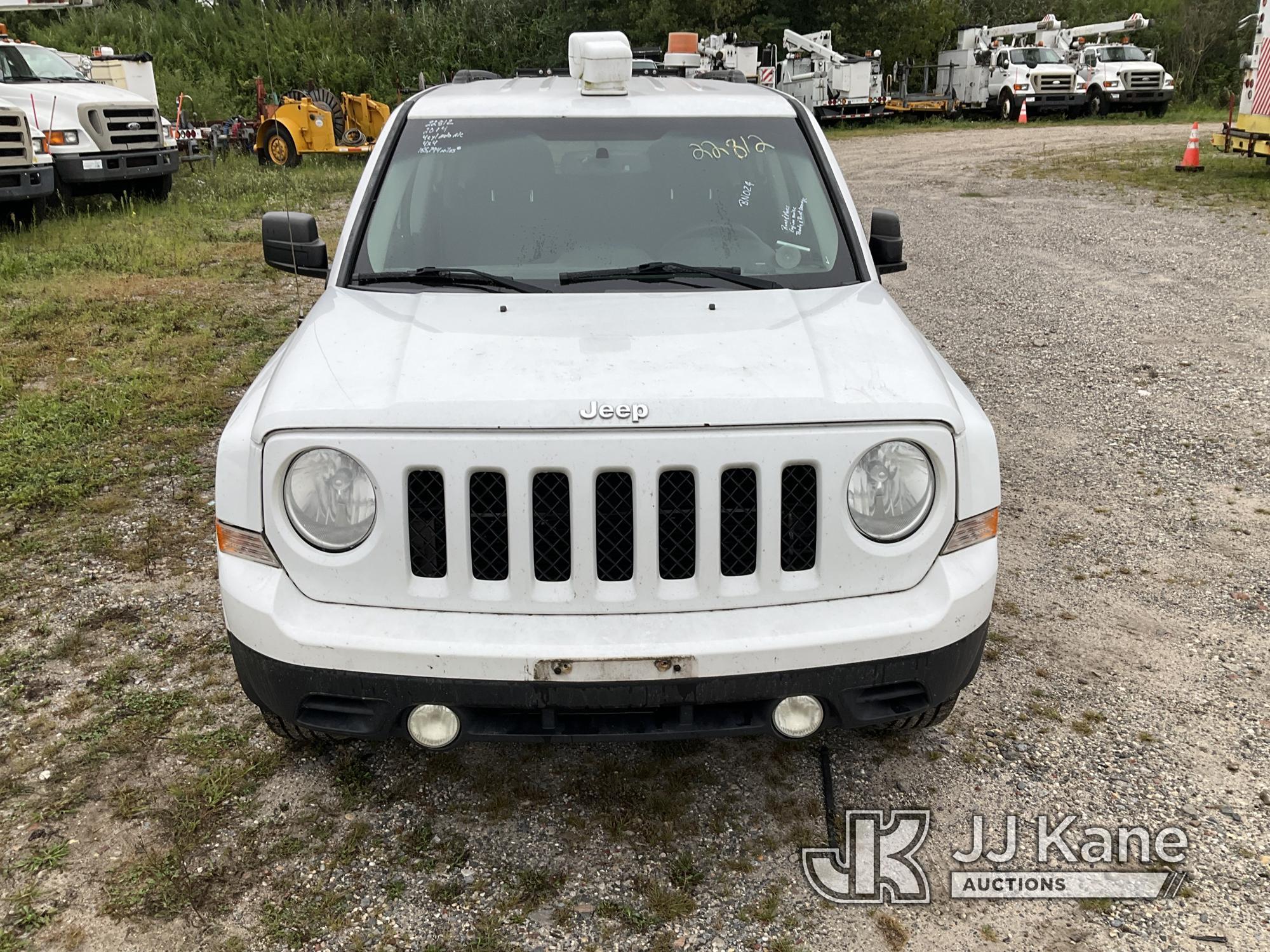 (Bellport, NY) 2014 Jeep Patriot 4x4 4-Door Sport Utility Vehicle Runs & Moves, Body & Rust Damage,