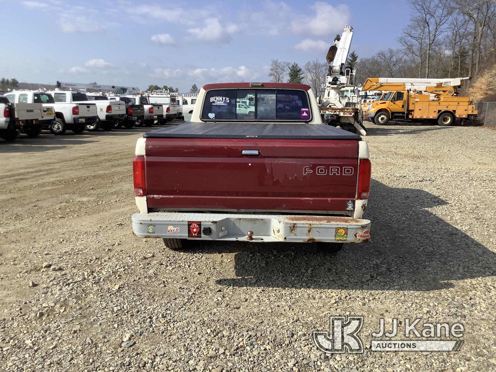 (Shrewsbury, MA) 1988 Ford F250 Extended-Cab Pickup Truck Runs & Moves) (Body & Rust Damage, Parts I
