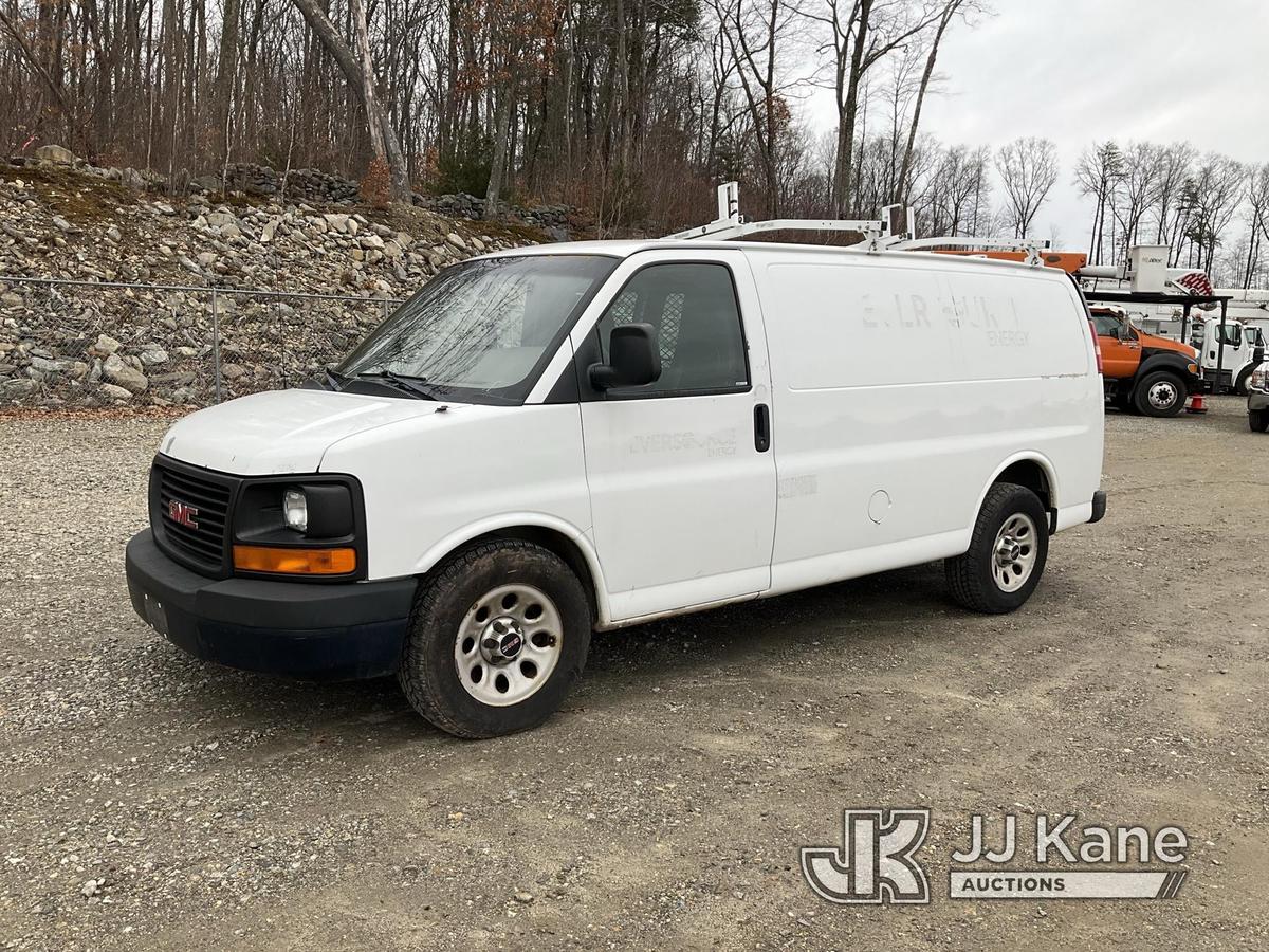 (Shrewsbury, MA) 2011 GMC Savana G1500 AWD Cargo Van Runs & Moves) (Bad Front Curbside Tire, Tire Of