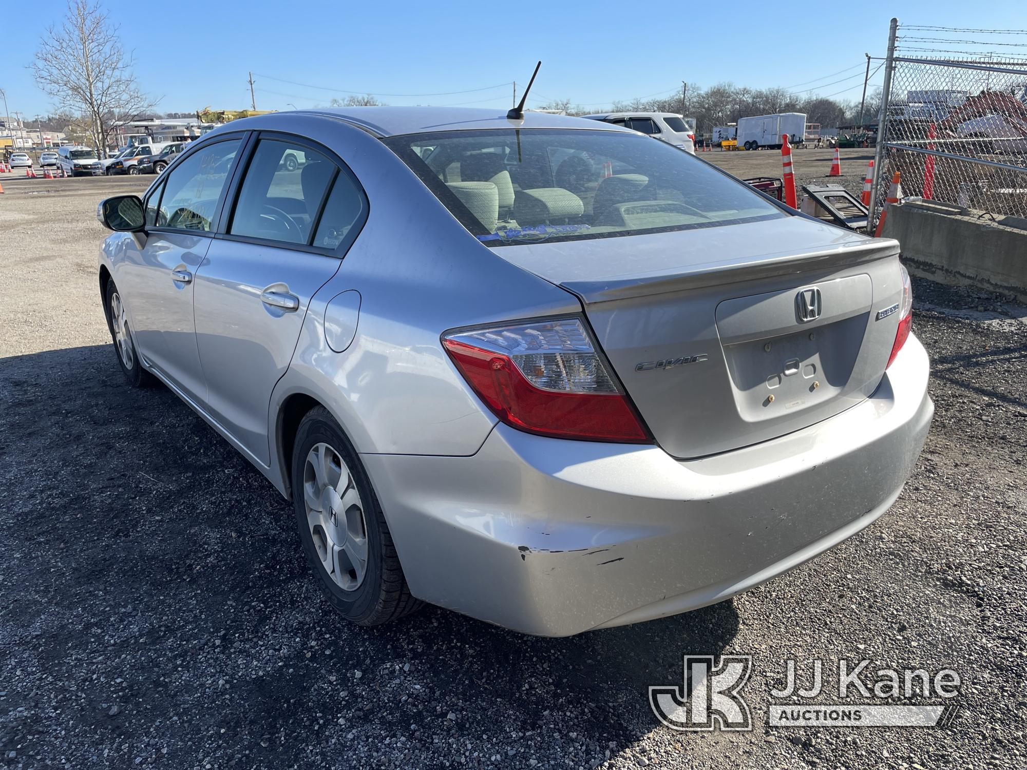 (Plymouth Meeting, PA) 2012 Honda Civic Hybrid 4-Door Sedan Runs & Moves, Body & Rust Damage