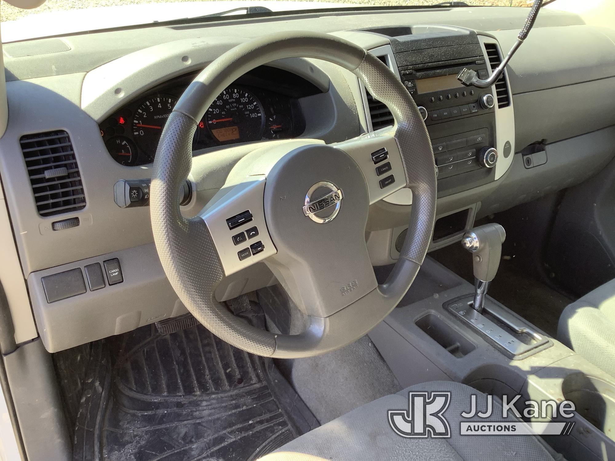 (Shrewsbury, MA) 2016 Nissan Frontier Extended-Cab Pickup Truck Runs & Moves) (Body & Rust Damage, M