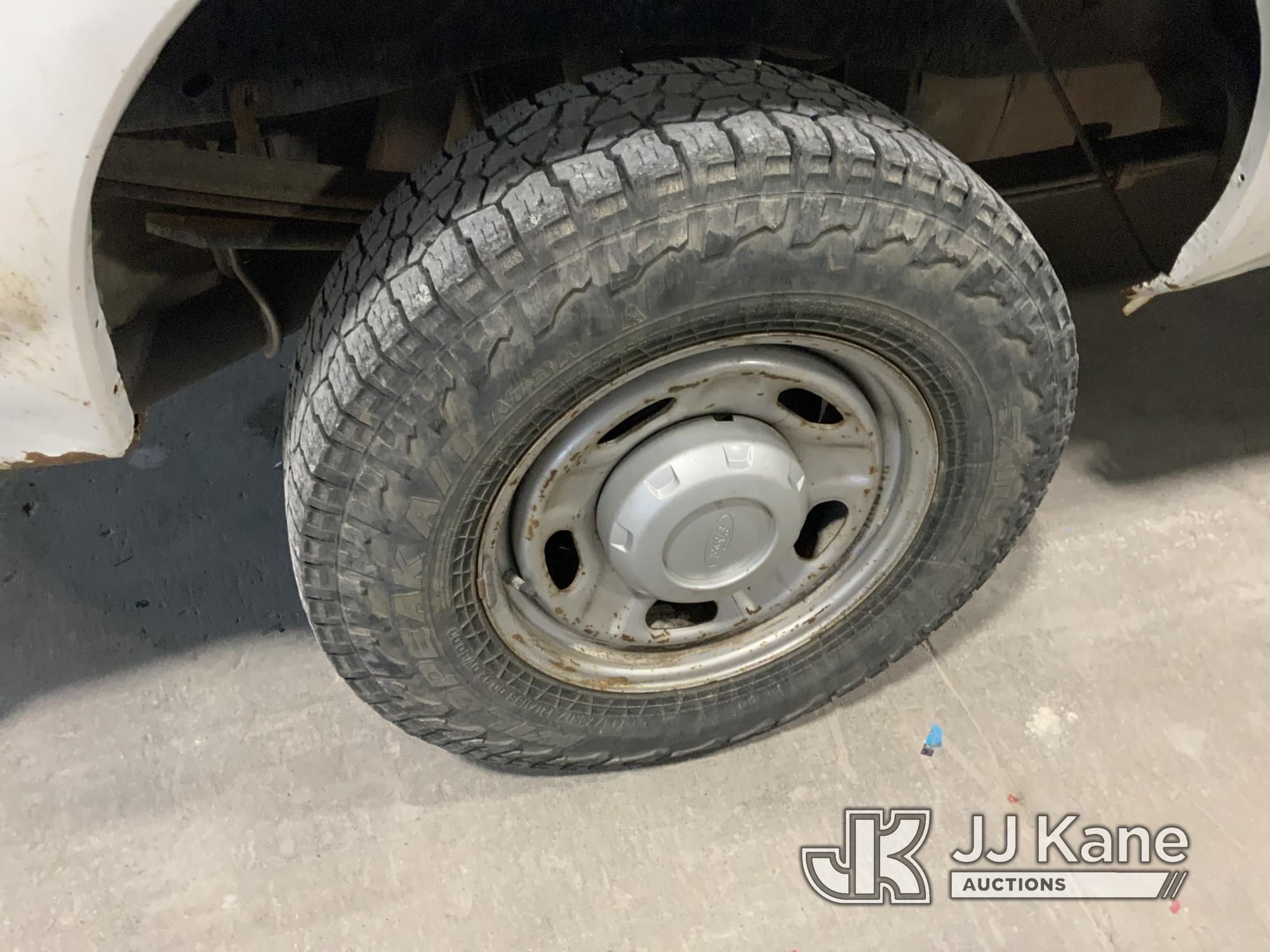 (Fort Wayne, IN) 2014 Ford F250 4x4 Crew-Cab Pickup Truck Runs & Moves) (Engine Noise, Body Damage,