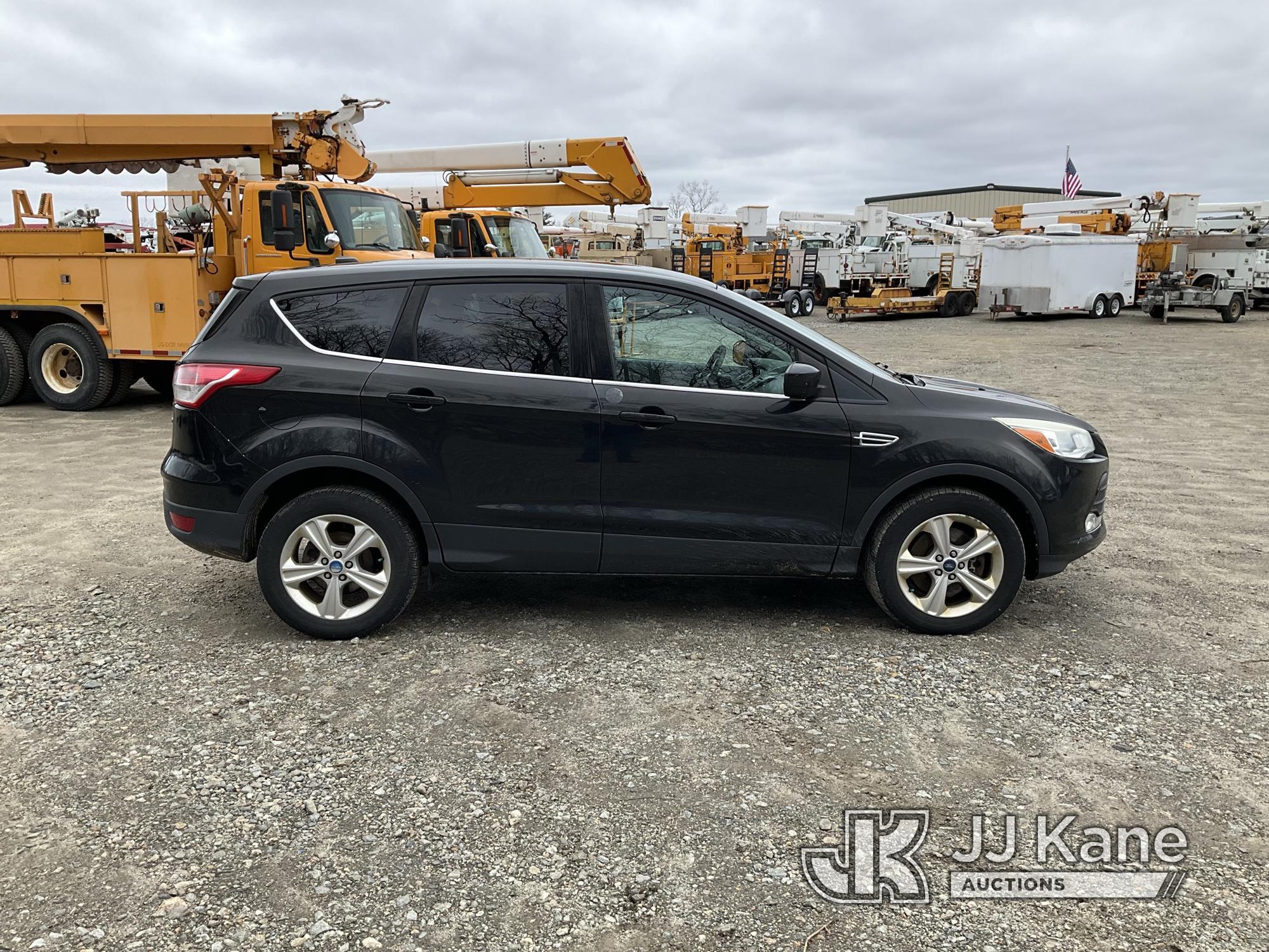 (Shrewsbury, MA) 2013 Ford Escape 4x4 4-Door Sport Utility Vehicle Runs & Moves) (Rust Damage