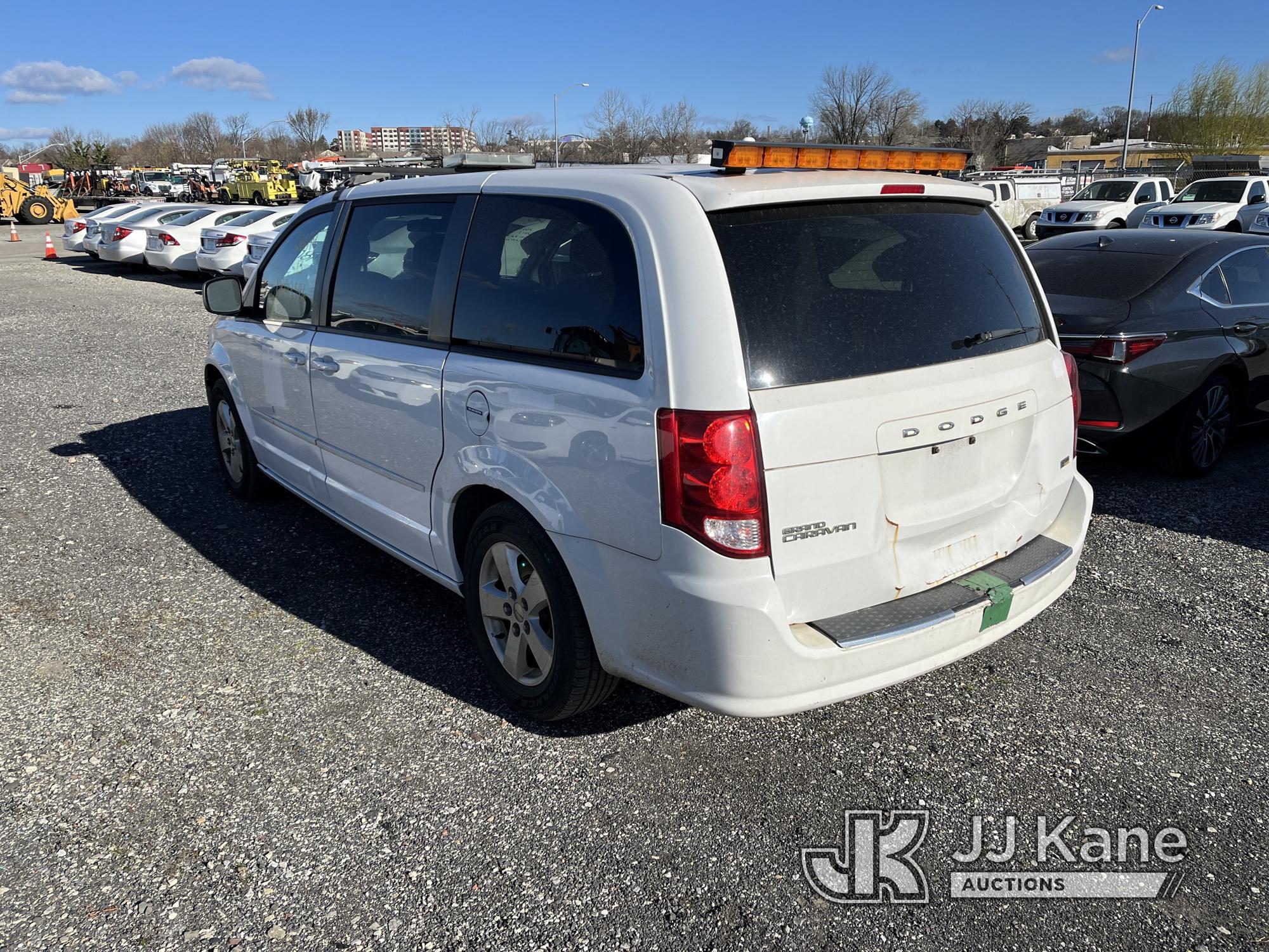 (Plymouth Meeting, PA) 2013 Dodge Grand Caravan Mini Passenger Van Runs & Moves, Body & Rust Damage,