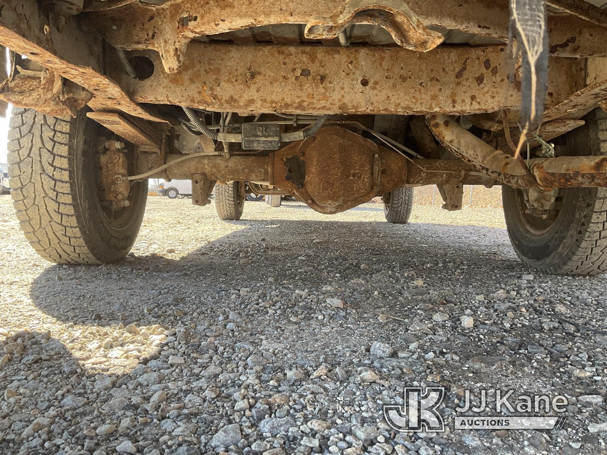 (Shrewsbury, MA) 2002 Ford E250 Cargo Van Runs & Moves) (Rust Damage, Worn Drivers Side Door Handle