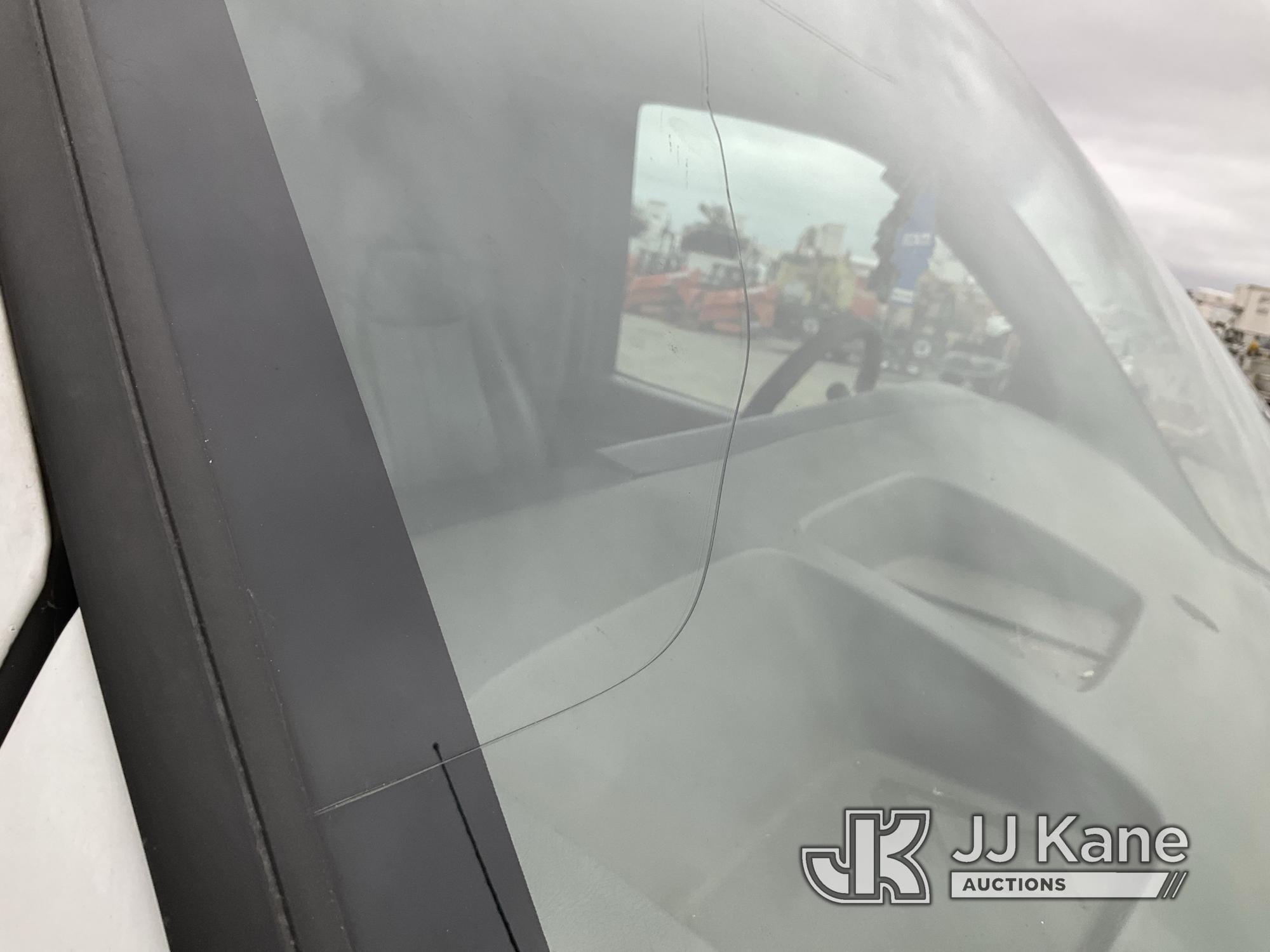 (Shrewsbury, MA) 2014 Chevrolet Express G1500 AWD Cargo Van Runs & Moves) (Rust Damage, Bad Curbside