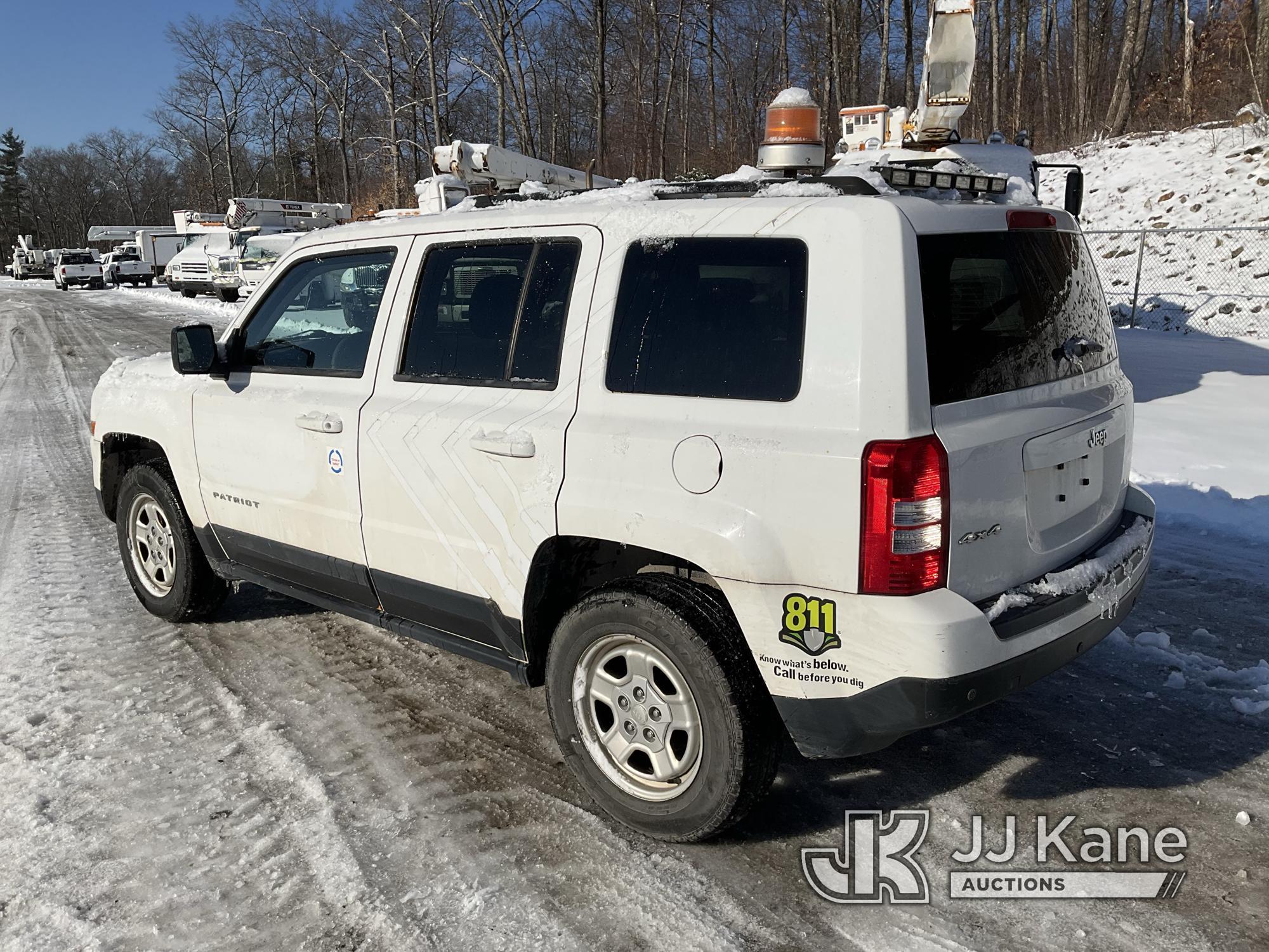 (Shrewsbury, MA) 2013 Jeep Patriot 4x4 4-Door Sport Utility Vehicle Runs & Moves) (Check Engine Ligh